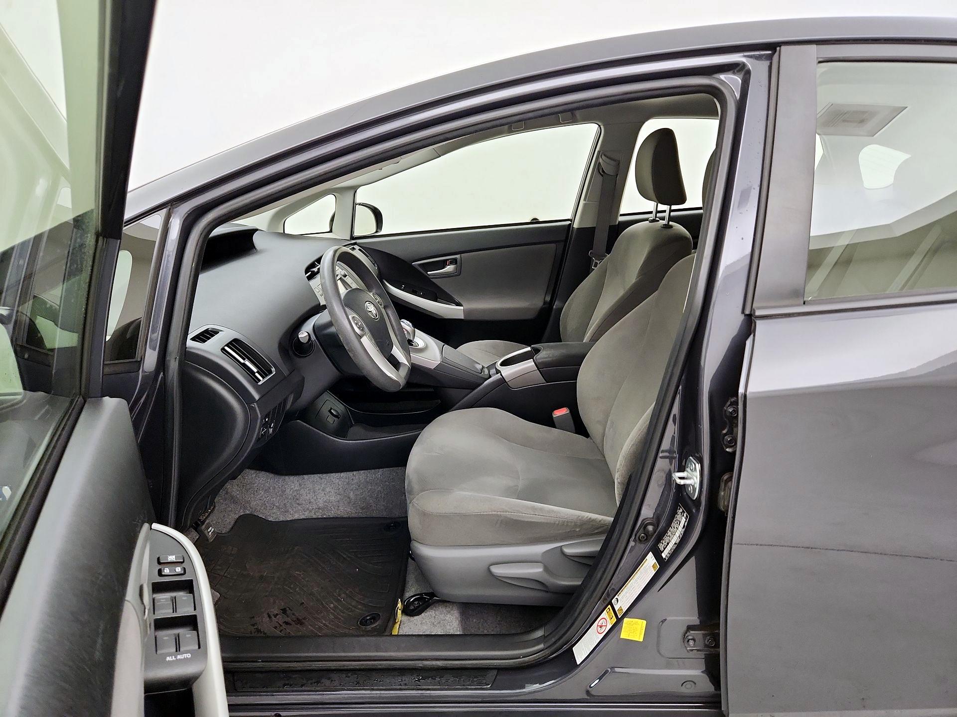 Thumbnail: 2015 Toyota Prius - 11