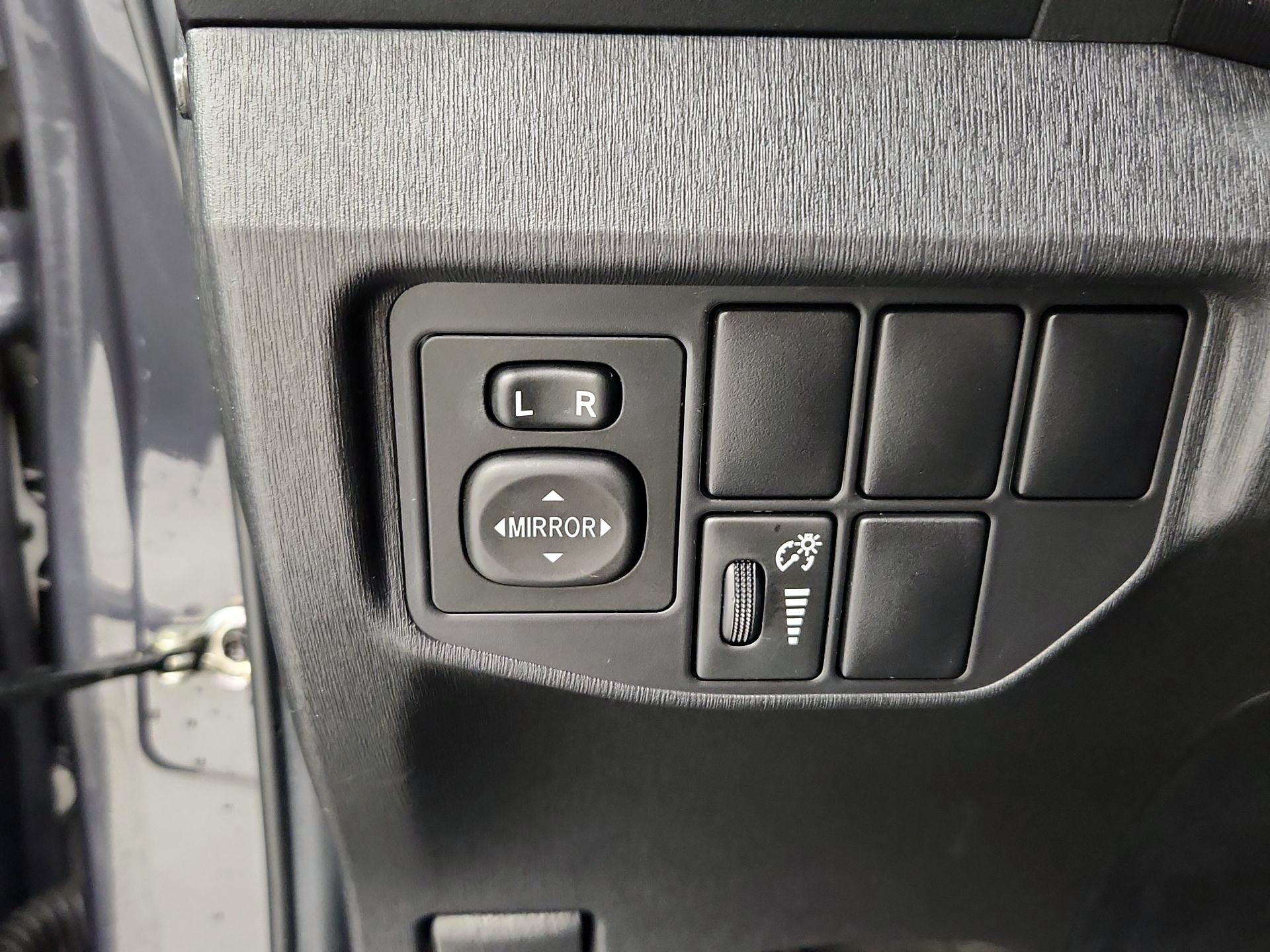 Thumbnail: 2015 Toyota Prius - 13