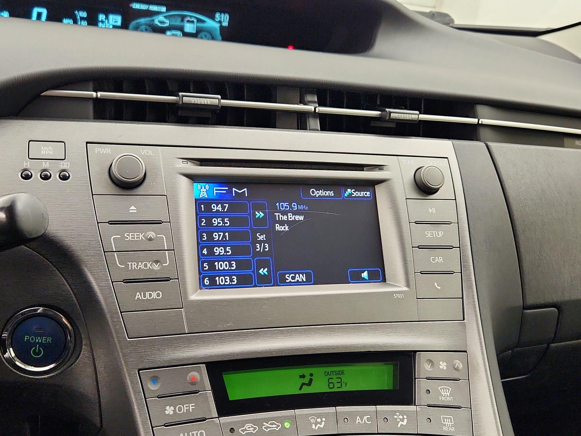 Thumbnail: 2015 Toyota Prius - 15