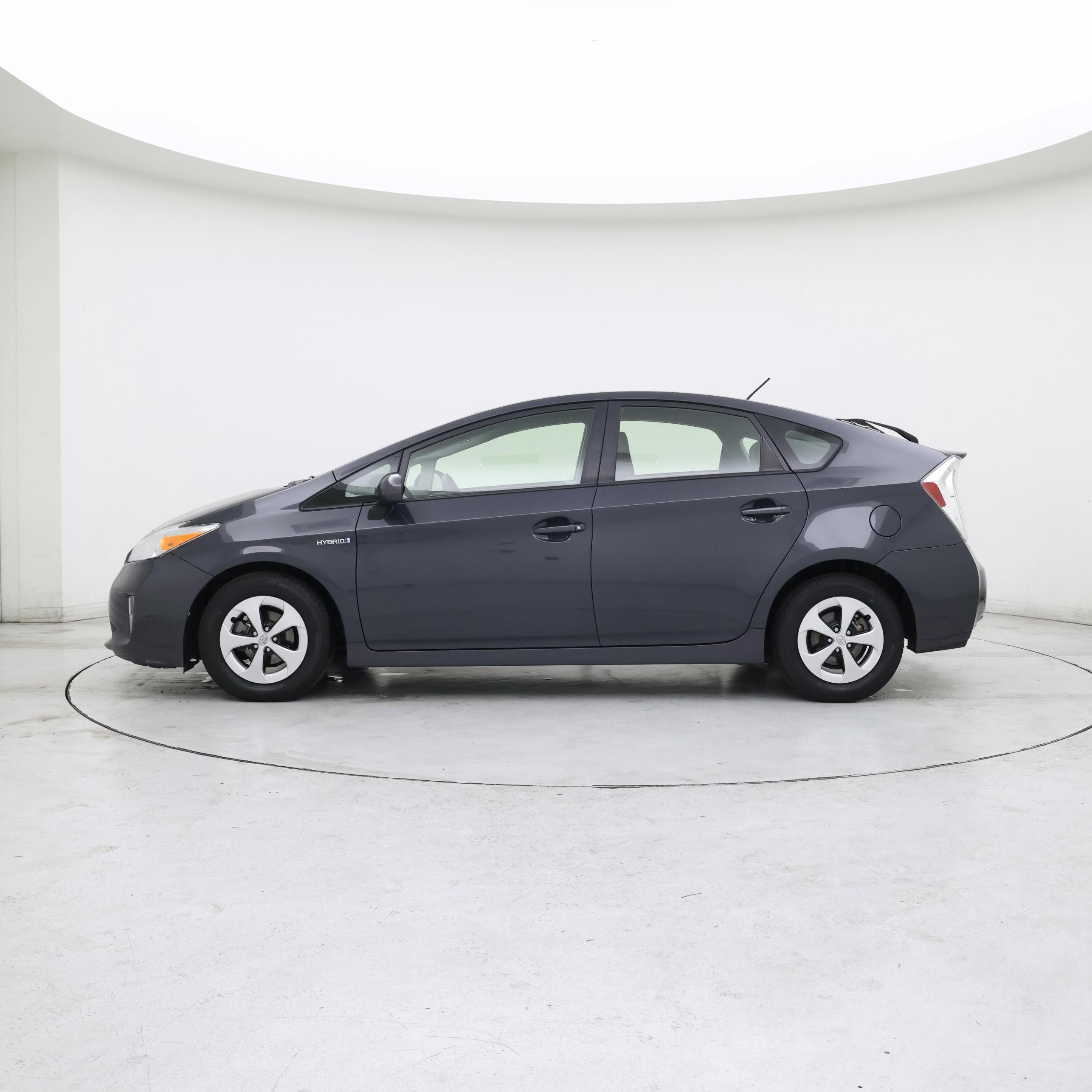 Thumbnail: 2015 Toyota Prius - 3