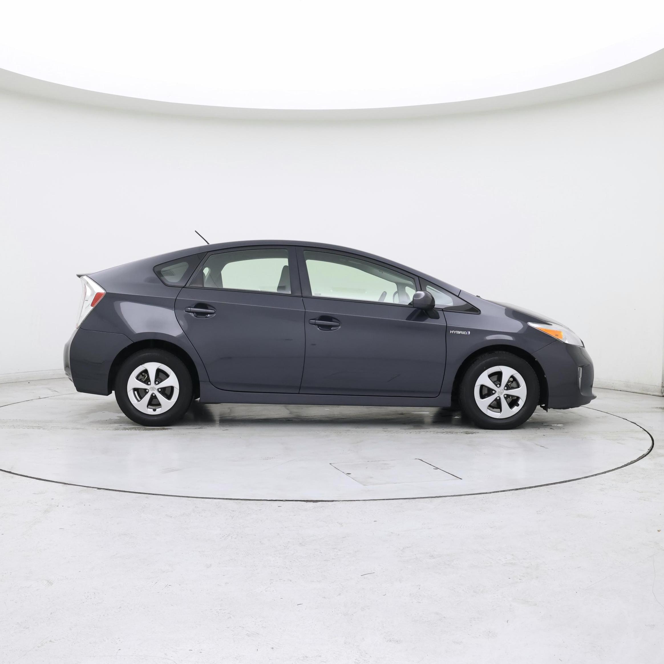 Thumbnail: 2015 Toyota Prius - 7