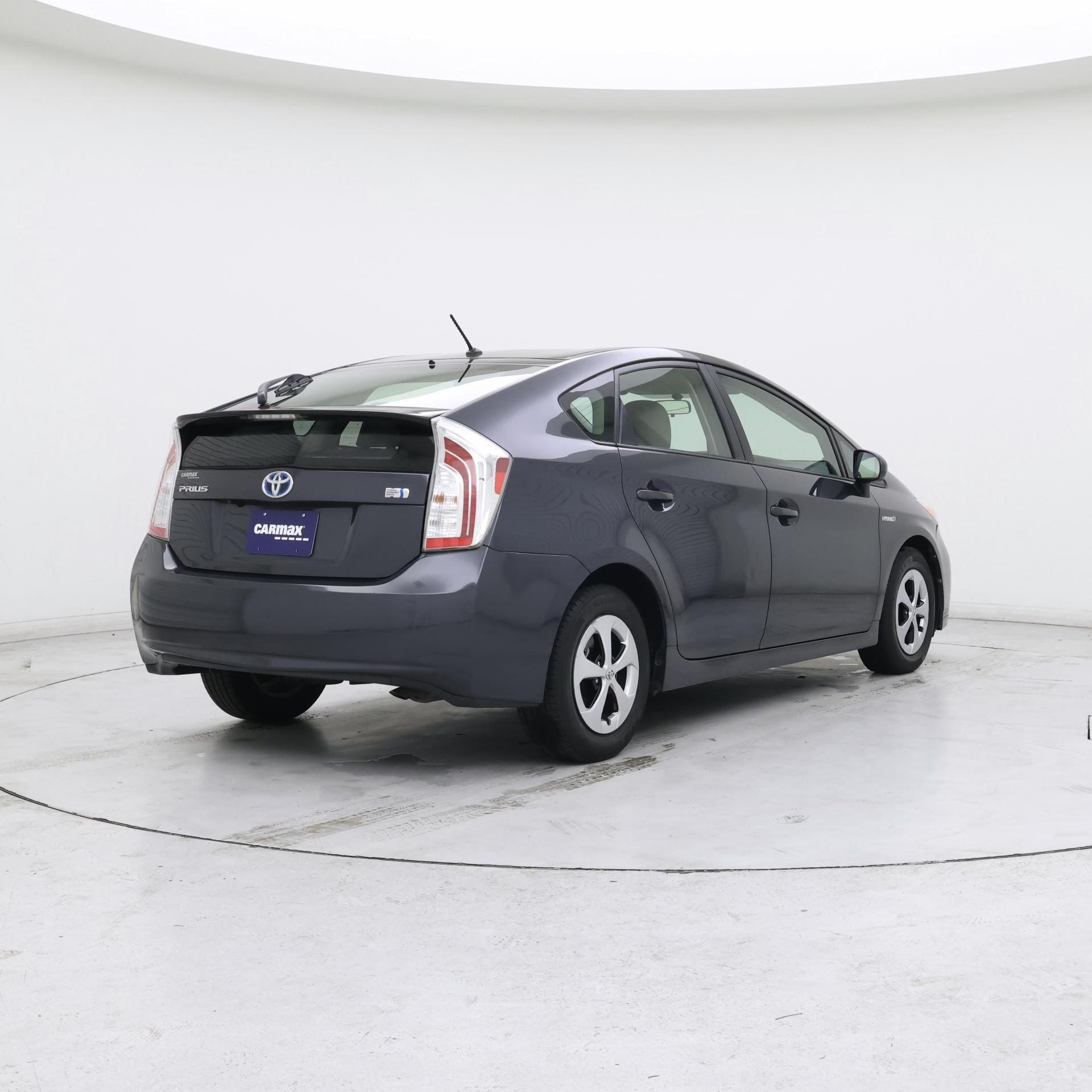 Thumbnail: 2015 Toyota Prius - 8