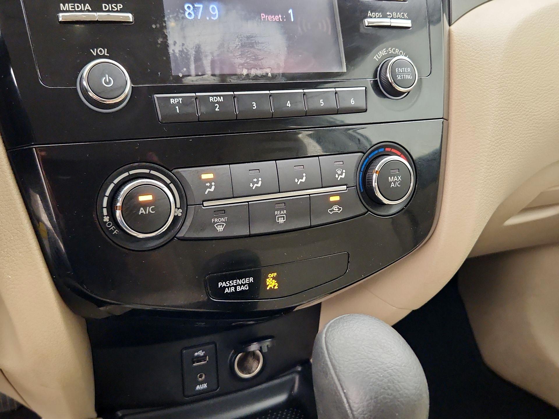 Thumbnail: 2016 Nissan Rogue - 16