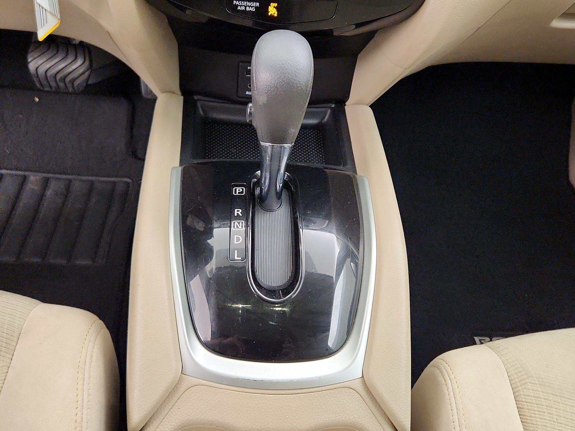 Thumbnail: 2016 Nissan Rogue - 17