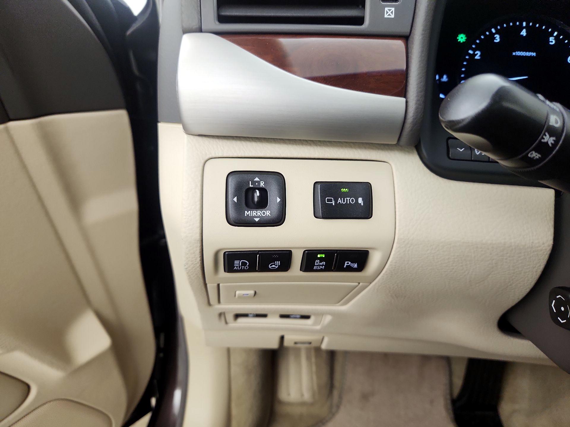 Thumbnail: 2014 Lexus LS - 13