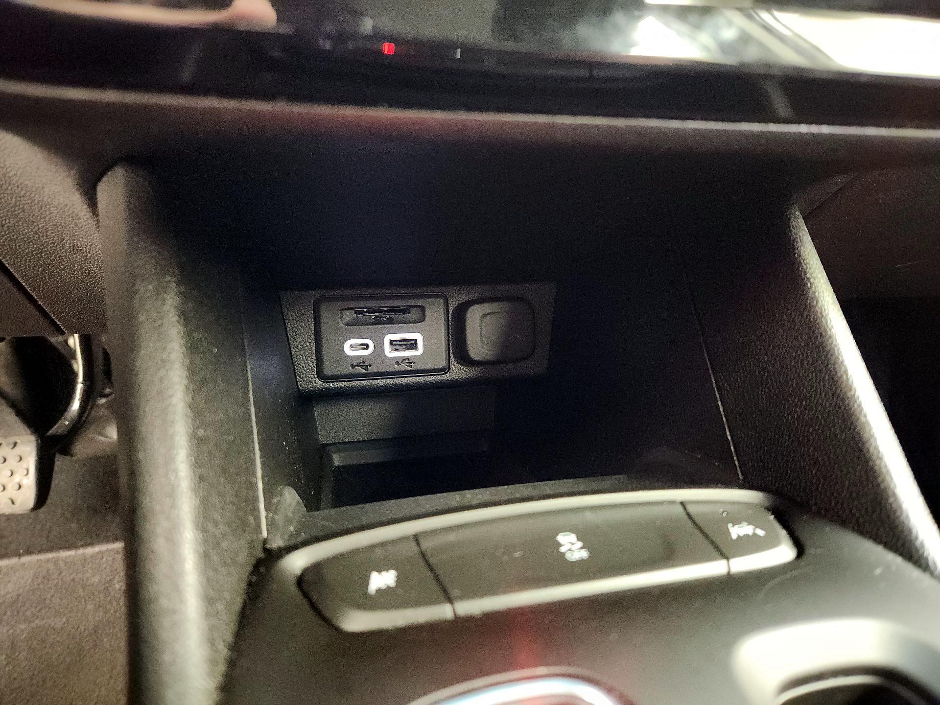 Thumbnail: 2022 Chevrolet Bolt EV - 18