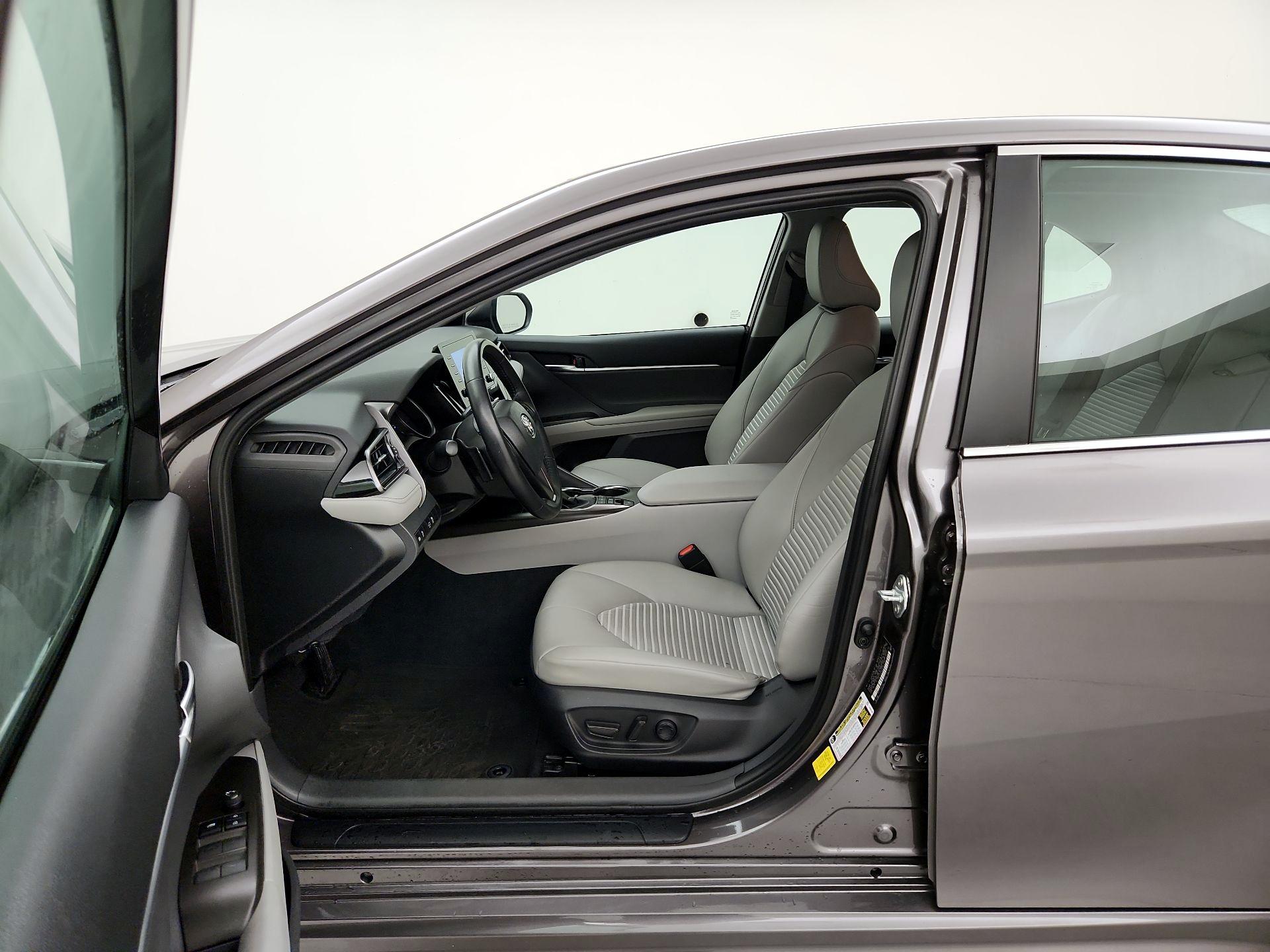 Thumbnail: 2022 Toyota Camry - 11