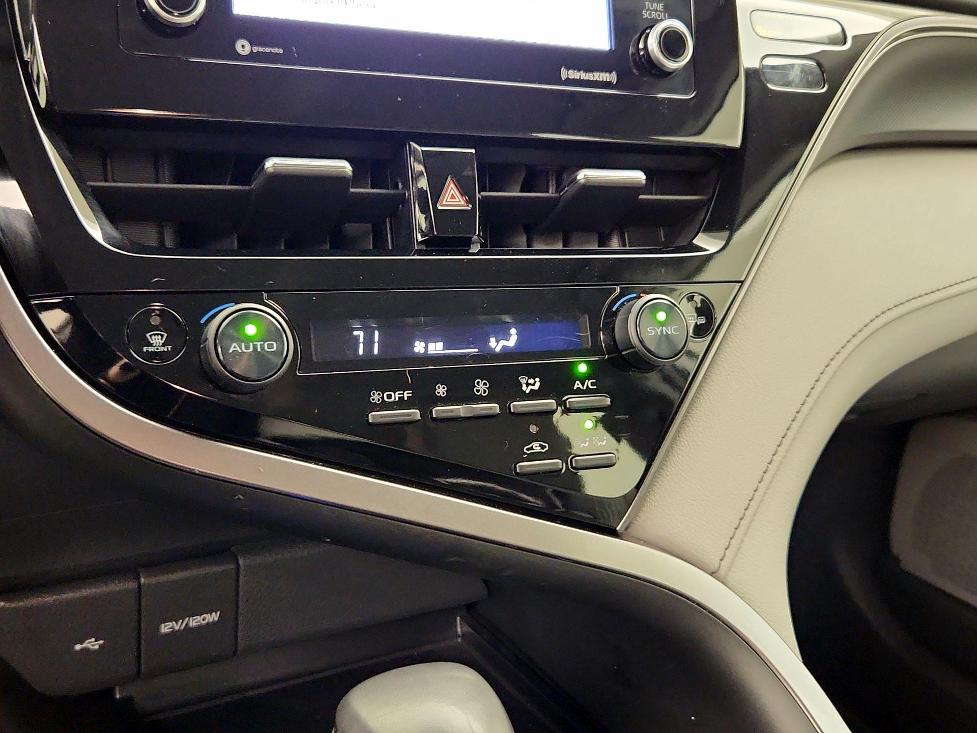 Thumbnail: 2022 Toyota Camry - 16