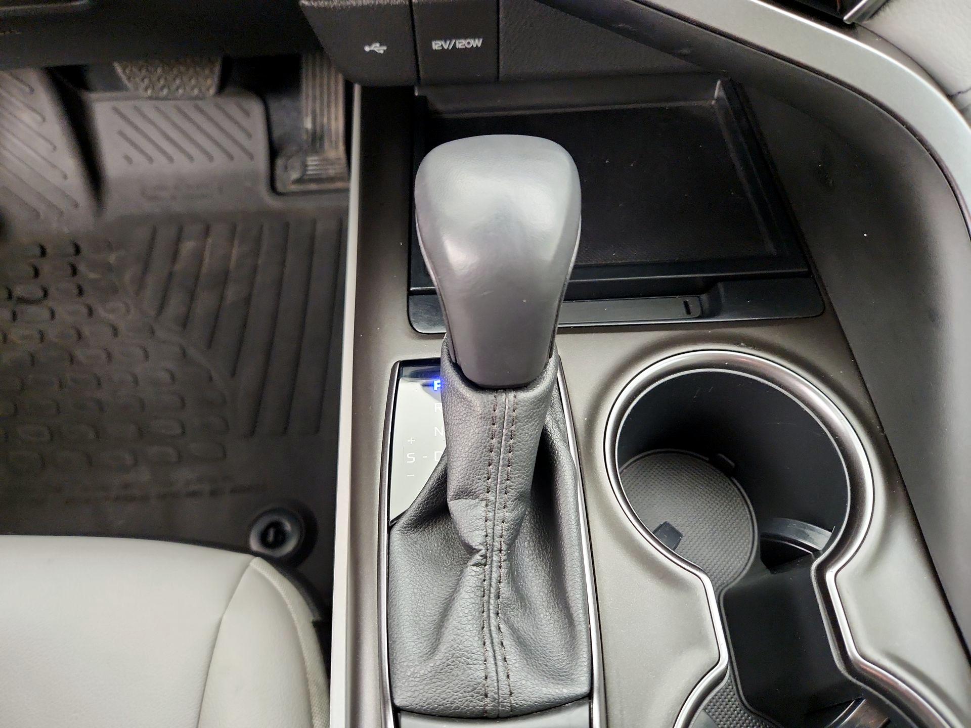 Thumbnail: 2022 Toyota Camry - 17