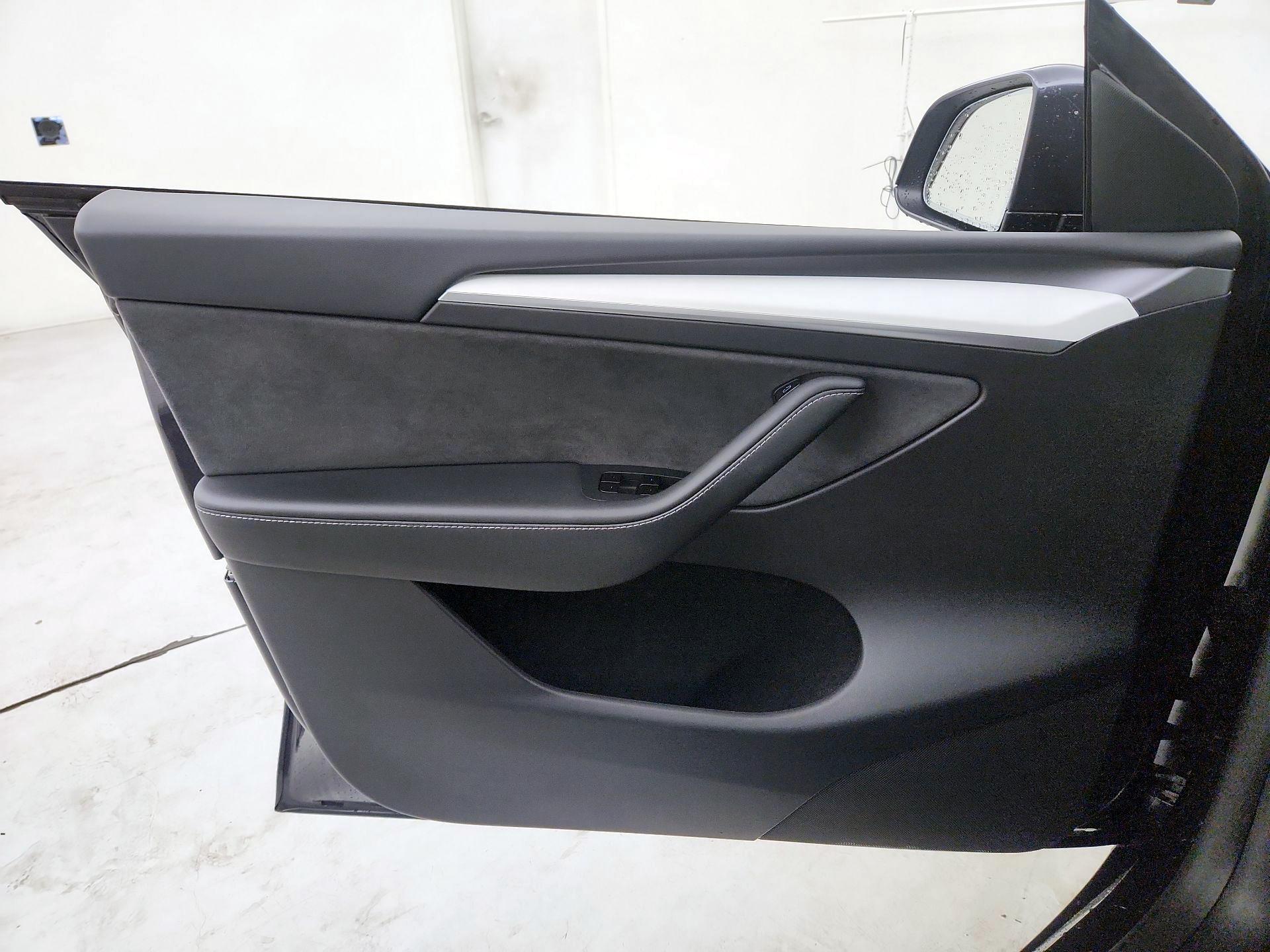 Thumbnail: 2025 Tesla Model Y - 12