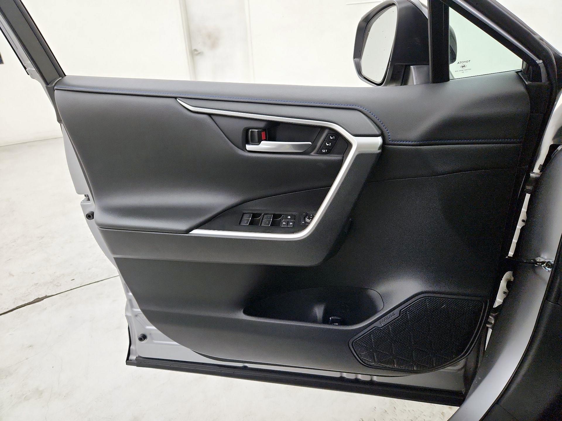 Thumbnail: 2023 Toyota RAV4 - 12