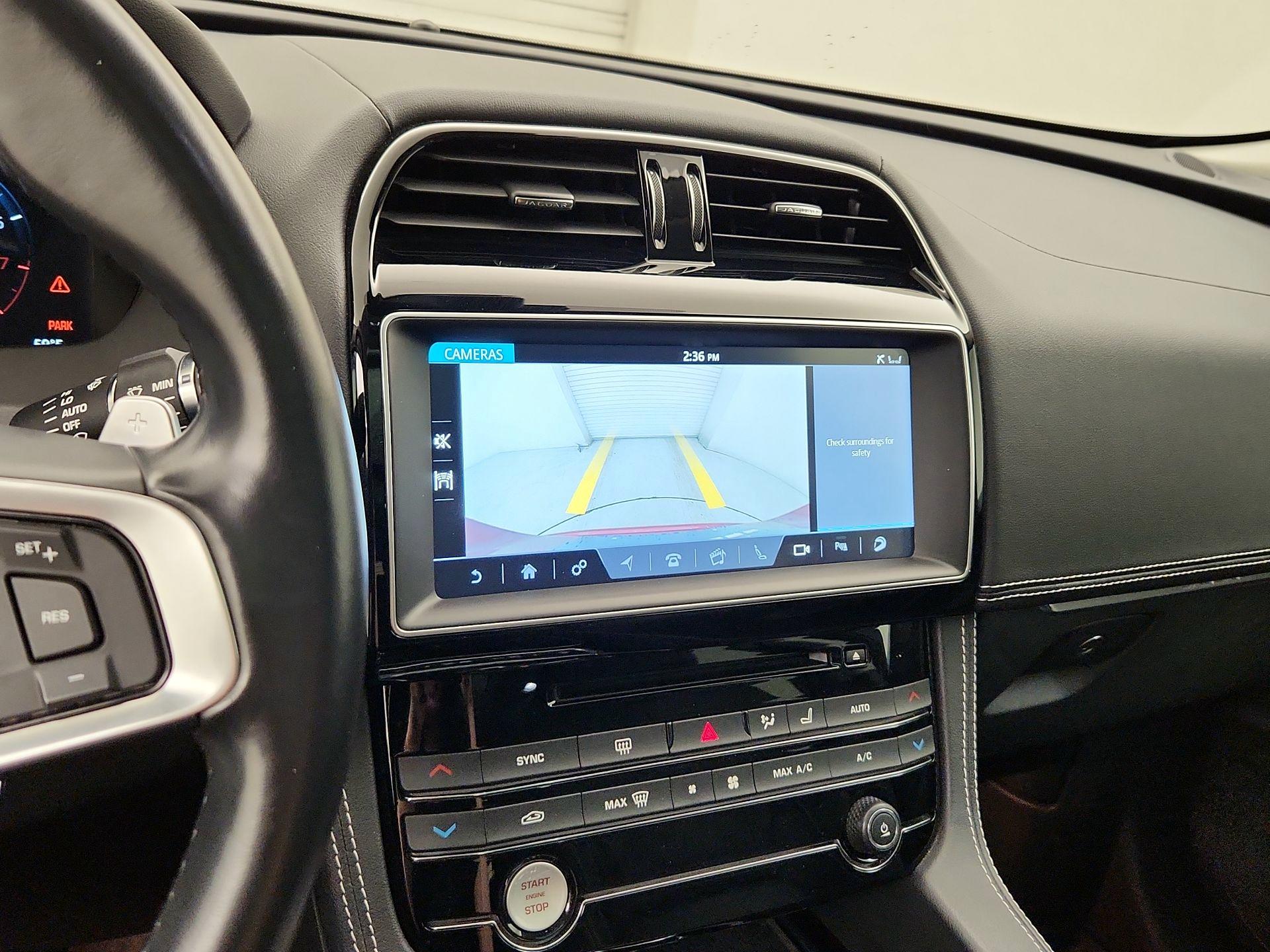 Thumbnail: 2017 Jaguar F-Pace - 15