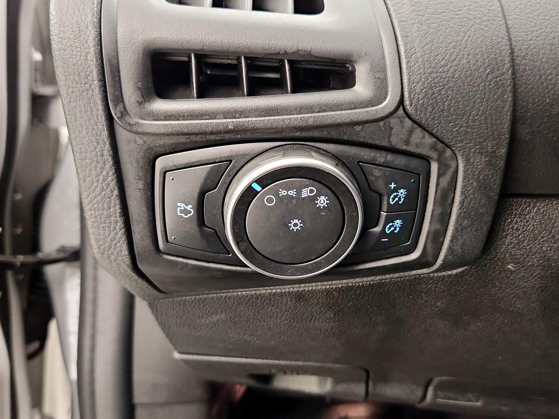 Thumbnail: 2017 Ford Focus - 13