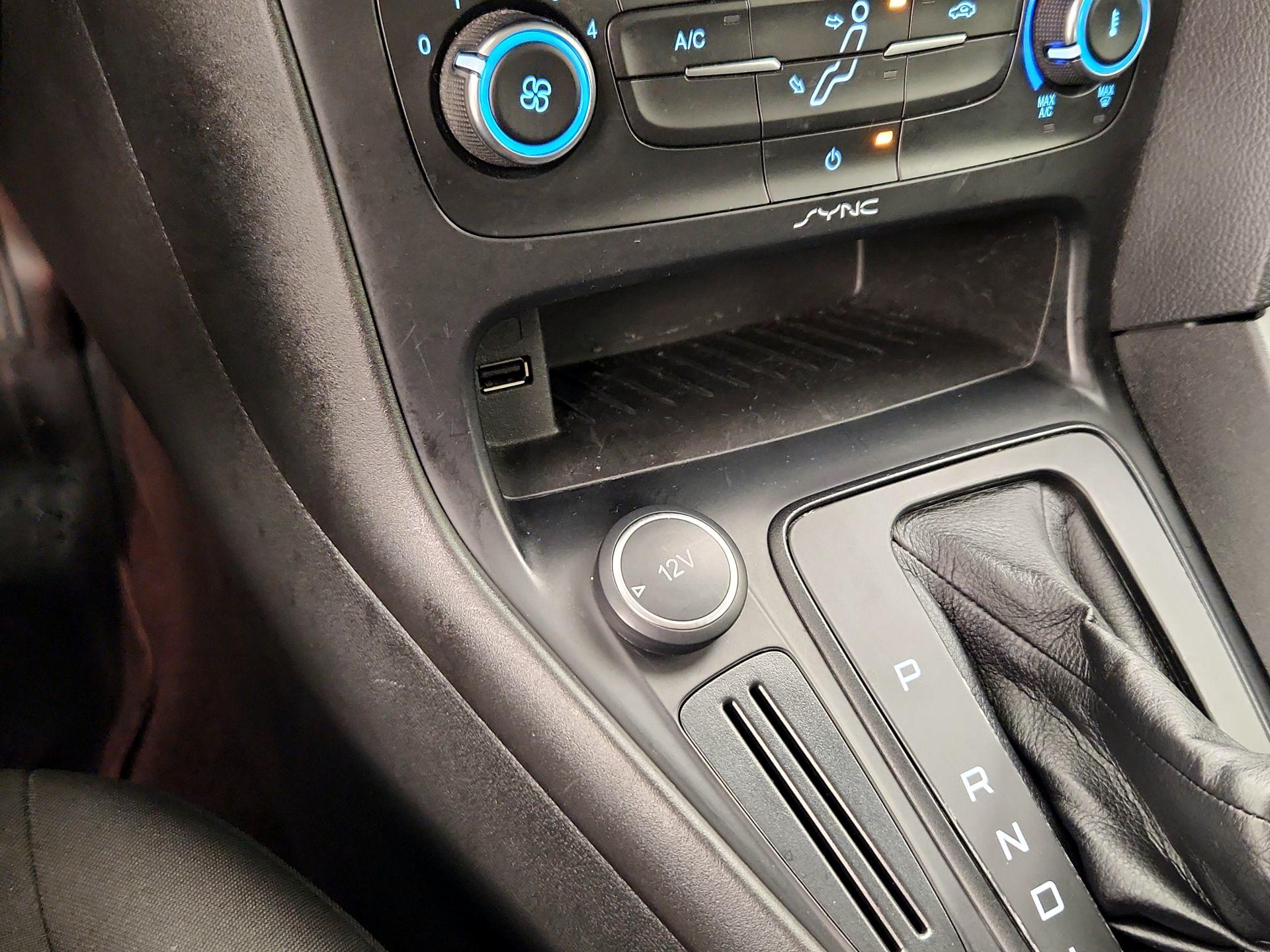 Thumbnail: 2017 Ford Focus - 18