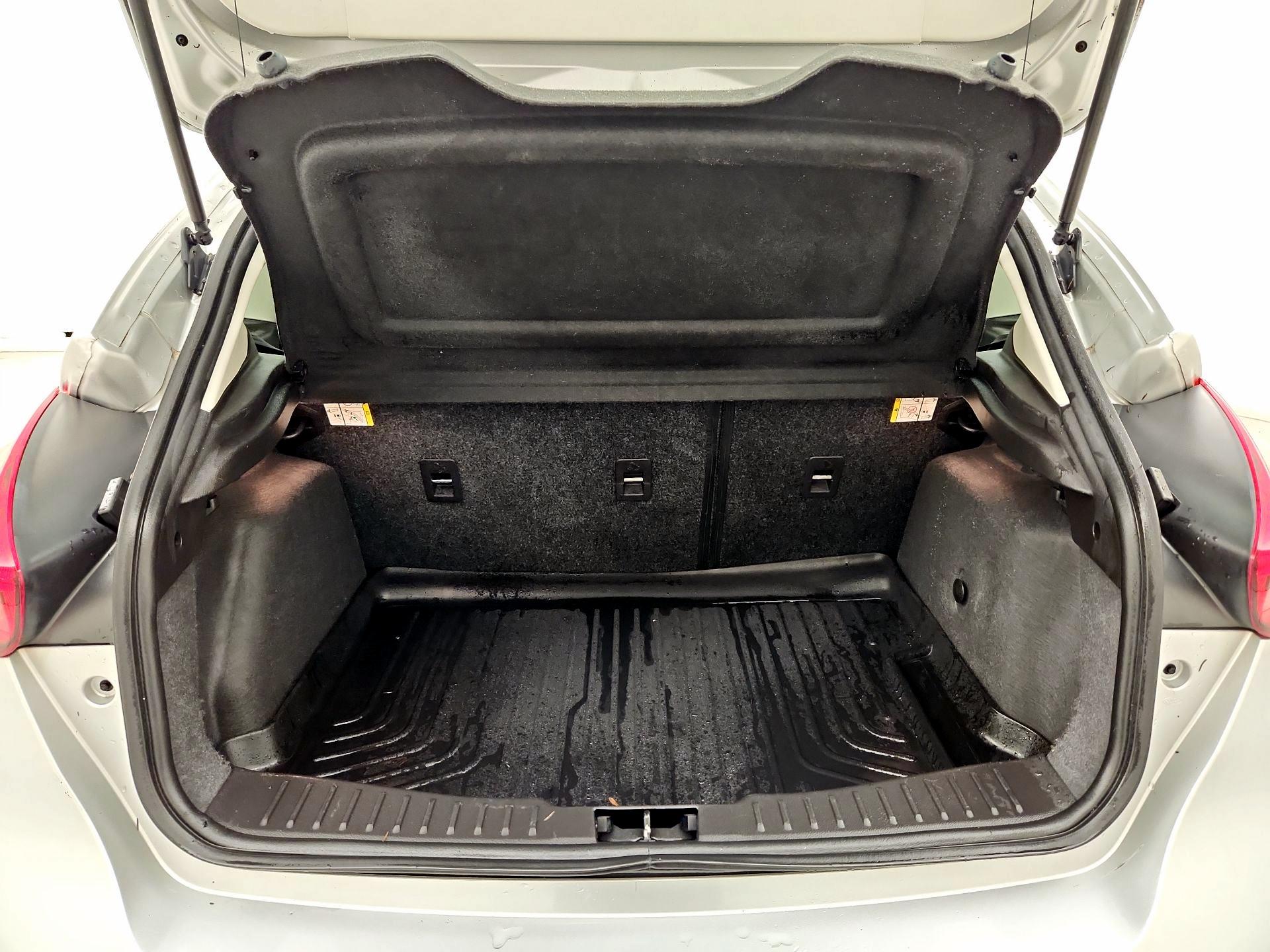 Thumbnail: 2017 Ford Focus - 20