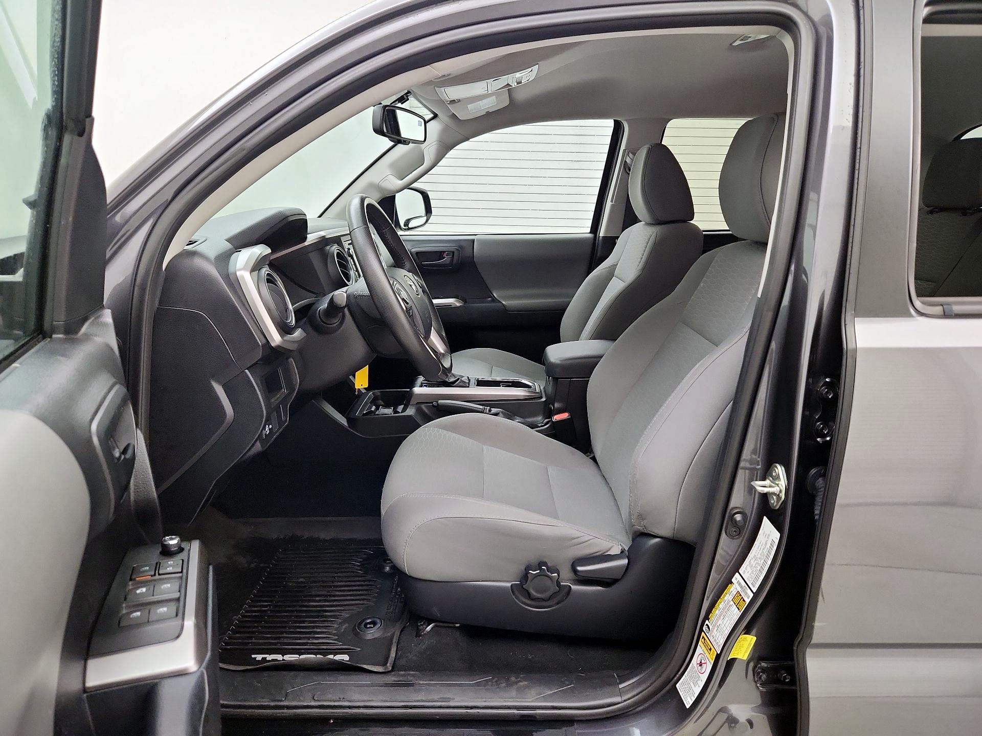 Thumbnail: 2017 Toyota Tacoma - 11