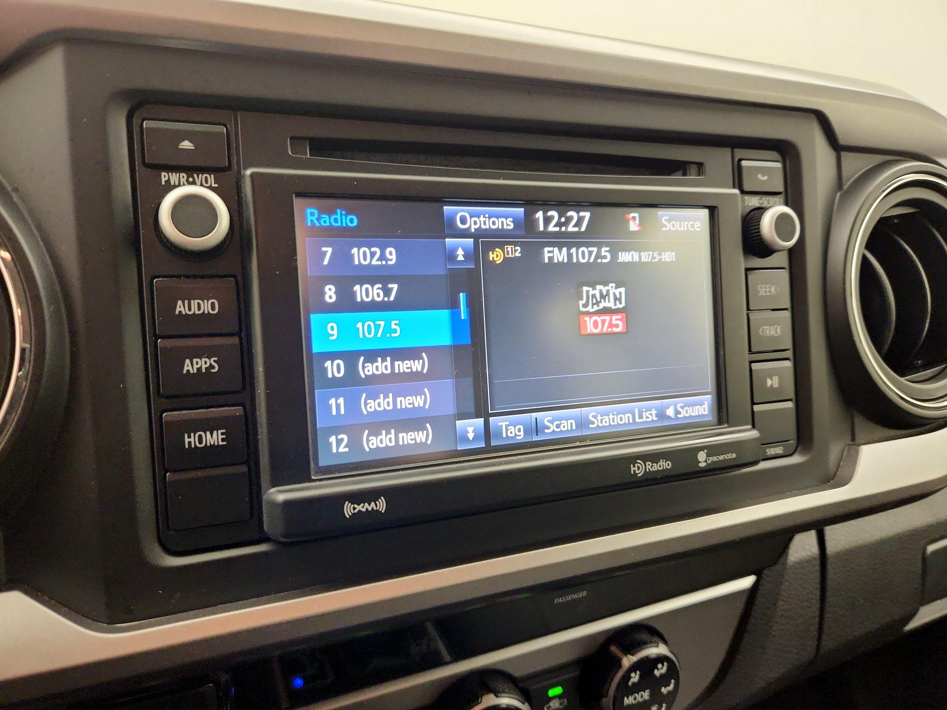 Thumbnail: 2017 Toyota Tacoma - 15