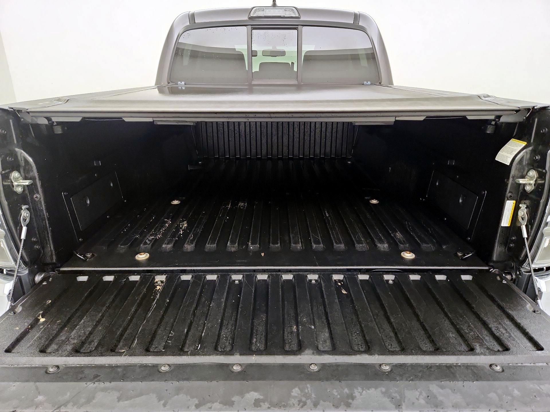 Thumbnail: 2017 Toyota Tacoma - 20