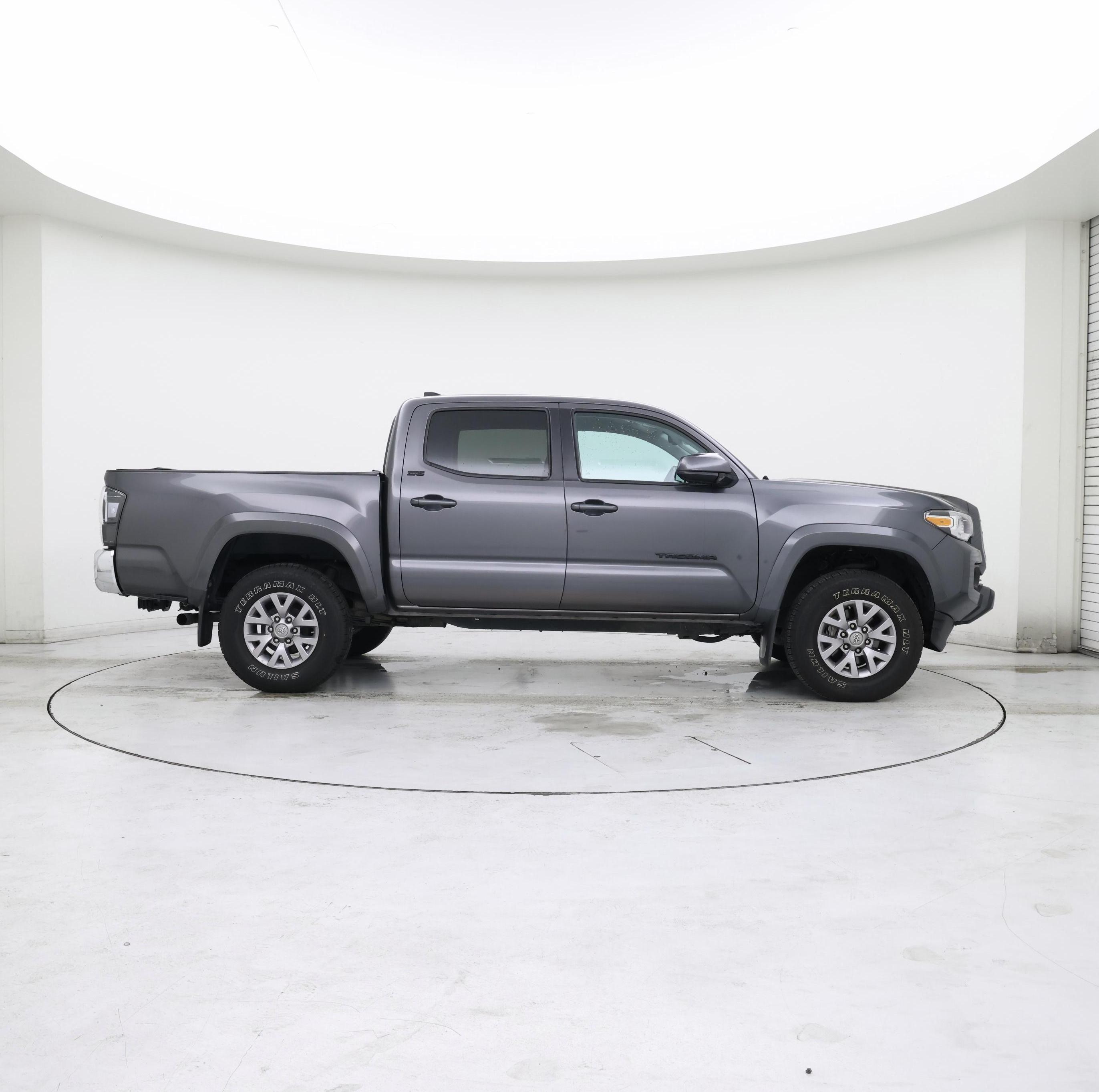 Thumbnail: 2017 Toyota Tacoma - 7