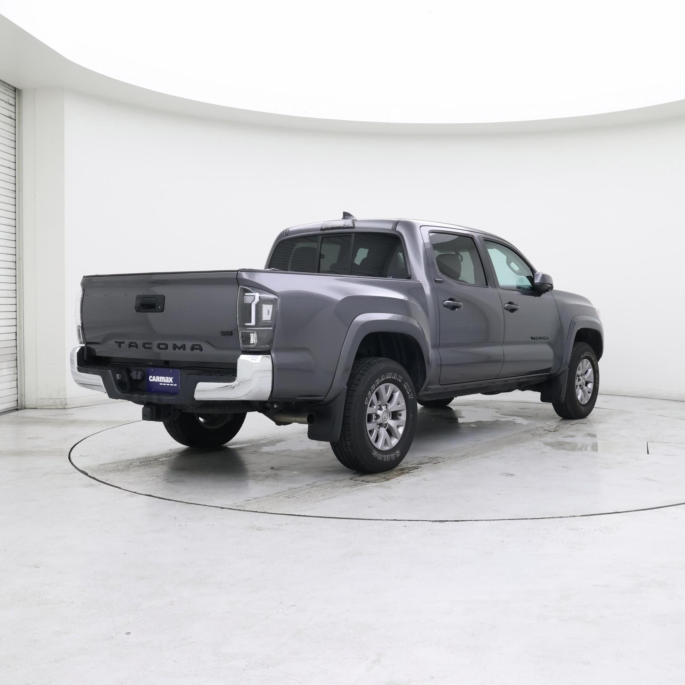 Thumbnail: 2017 Toyota Tacoma - 8