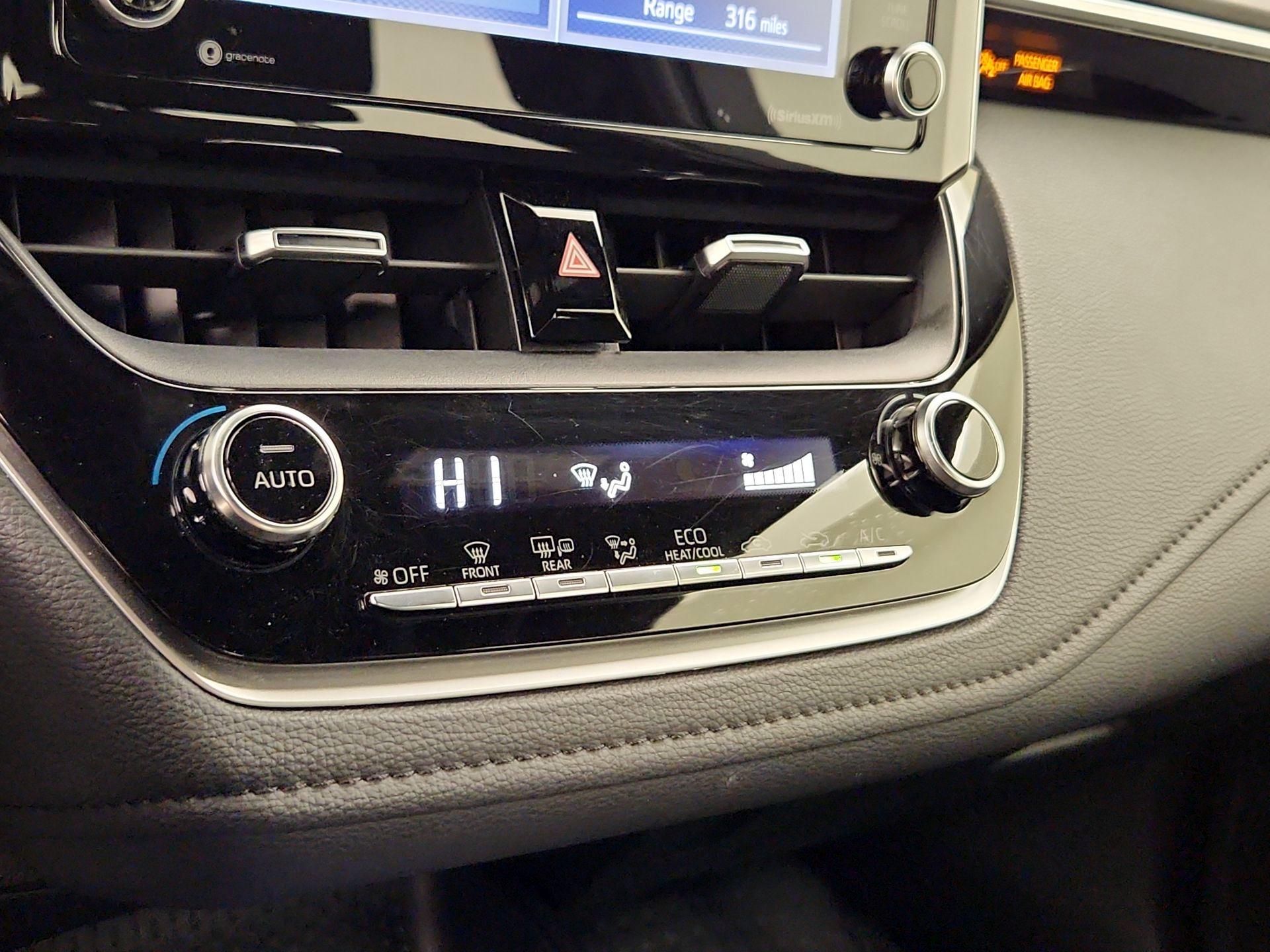 Thumbnail: 2021 Toyota Corolla - 16