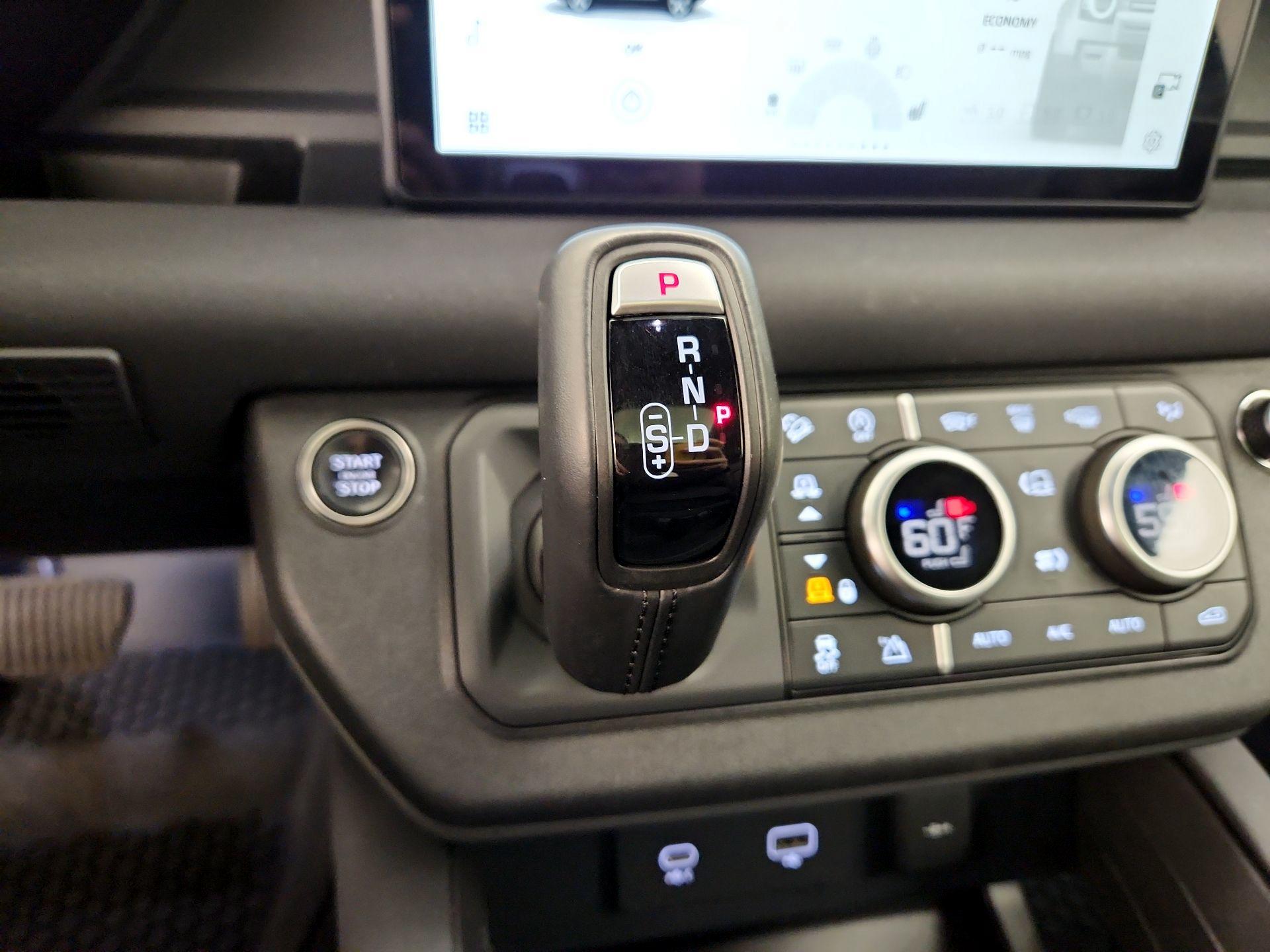 Thumbnail: 2023 Land Rover Defender - 17