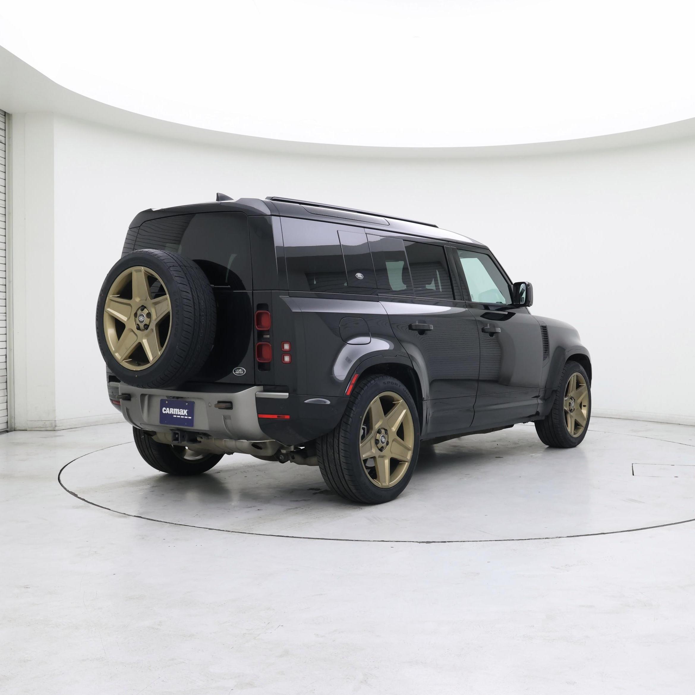 Thumbnail: 2023 Land Rover Defender - 8