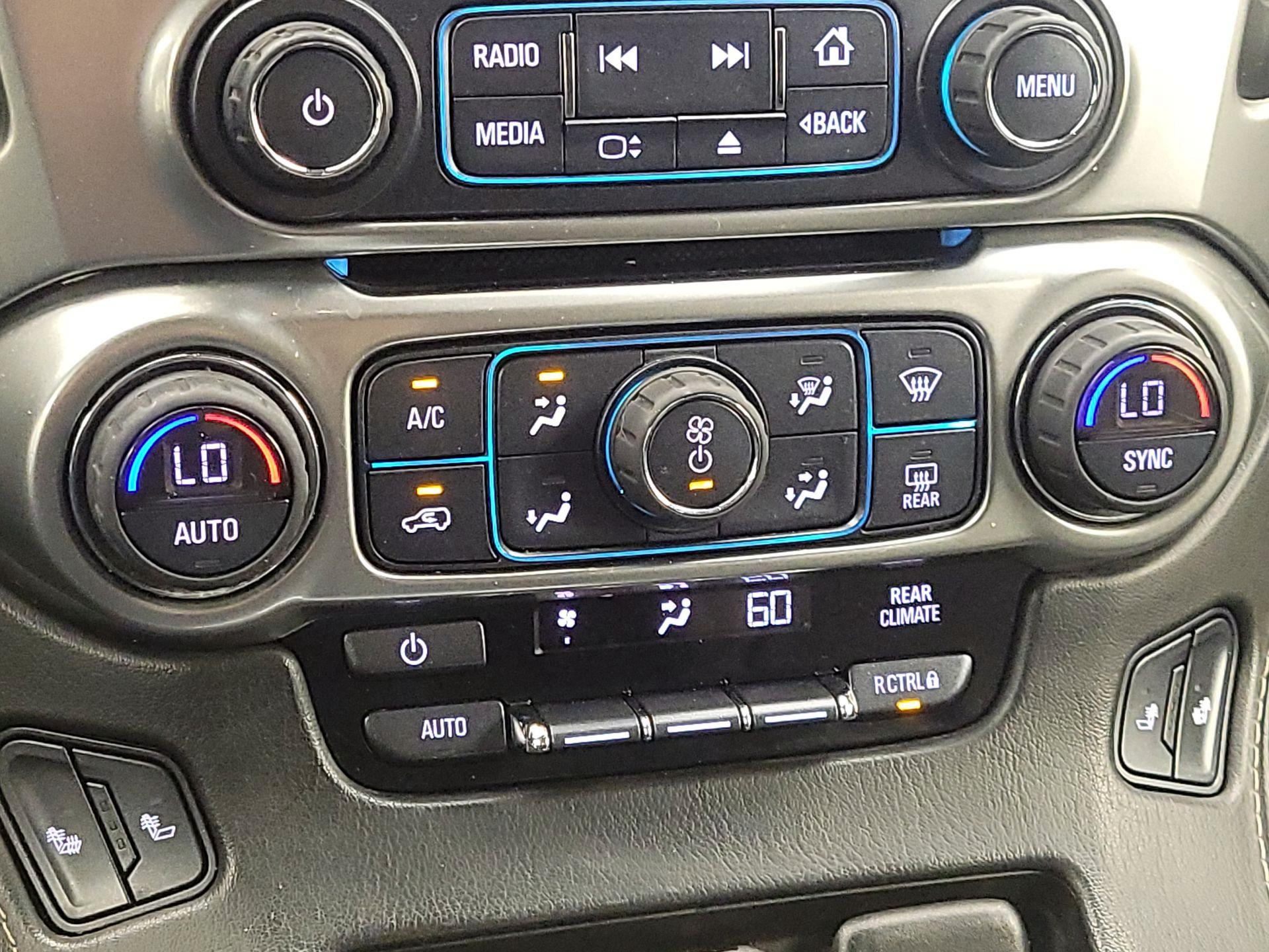 Thumbnail: 2017 Chevrolet Suburban - 17