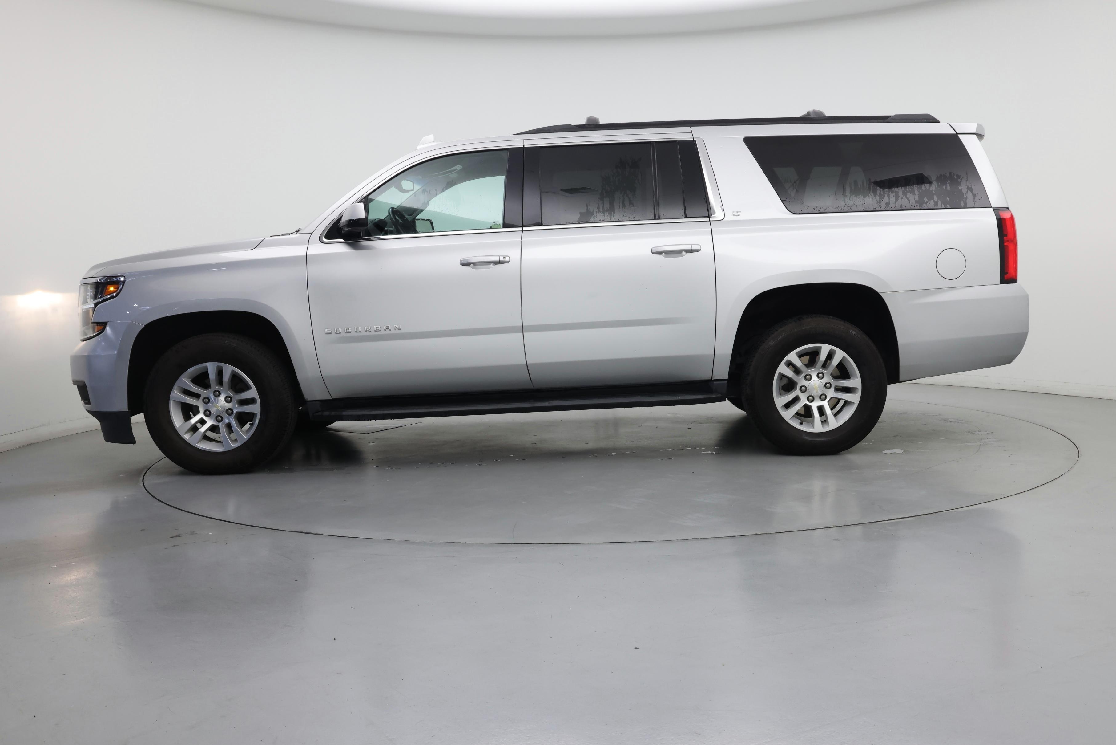 Thumbnail: 2017 Chevrolet Suburban - 3