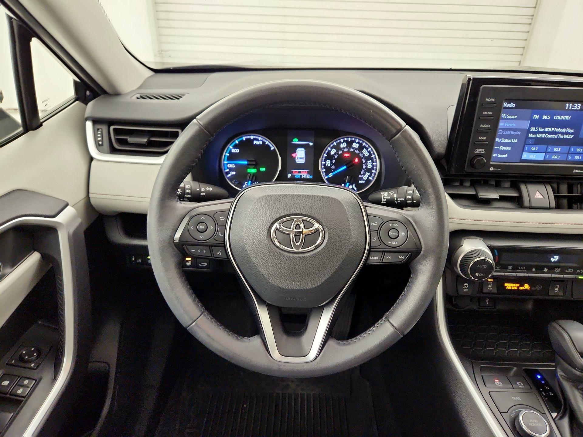 Thumbnail: 2021 Toyota RAV4 - 10