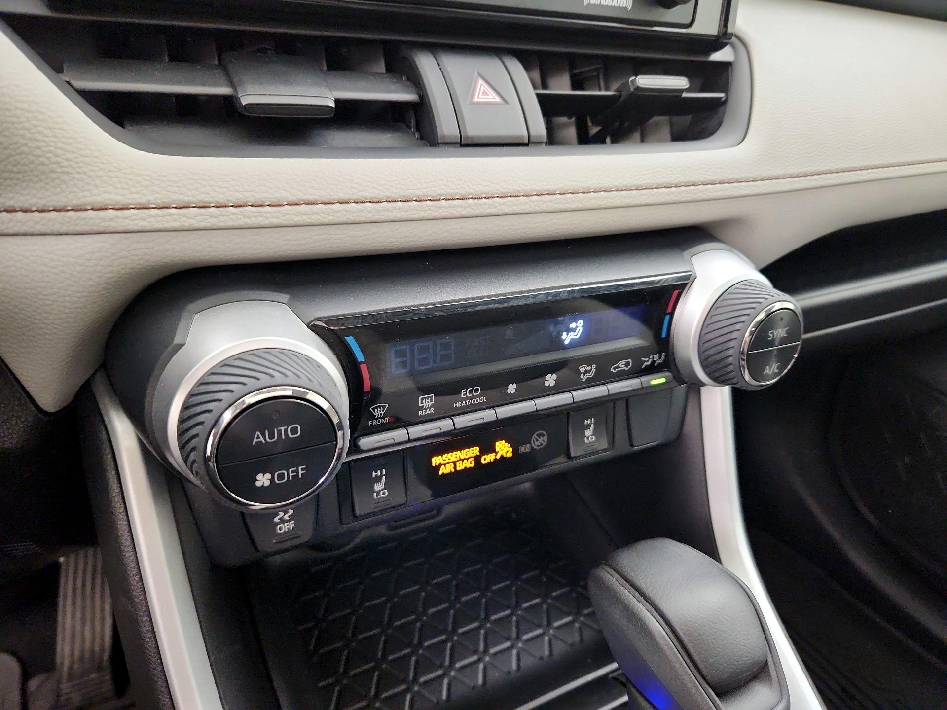 Thumbnail: 2021 Toyota RAV4 - 16