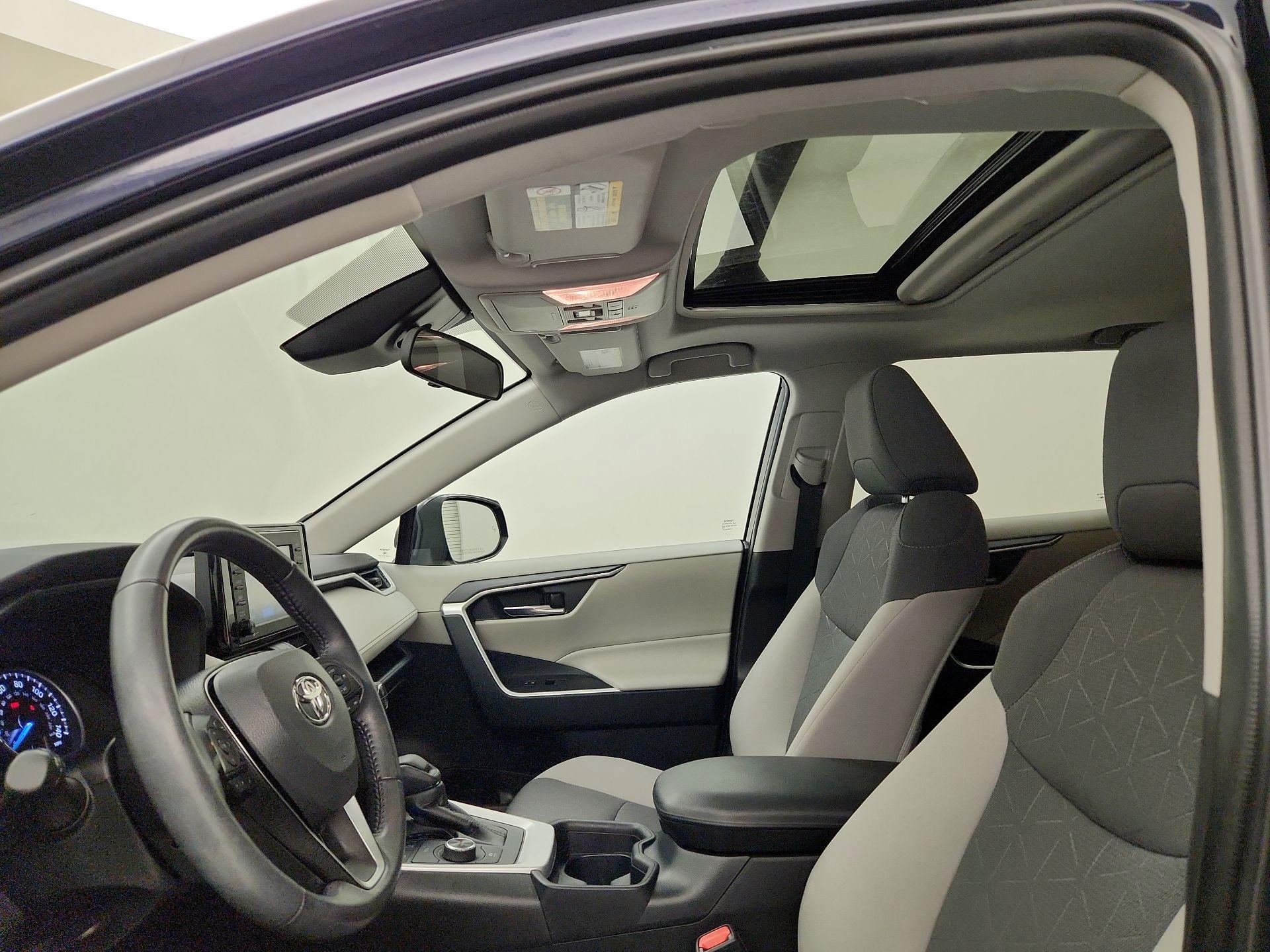 Thumbnail: 2021 Toyota RAV4 - 19