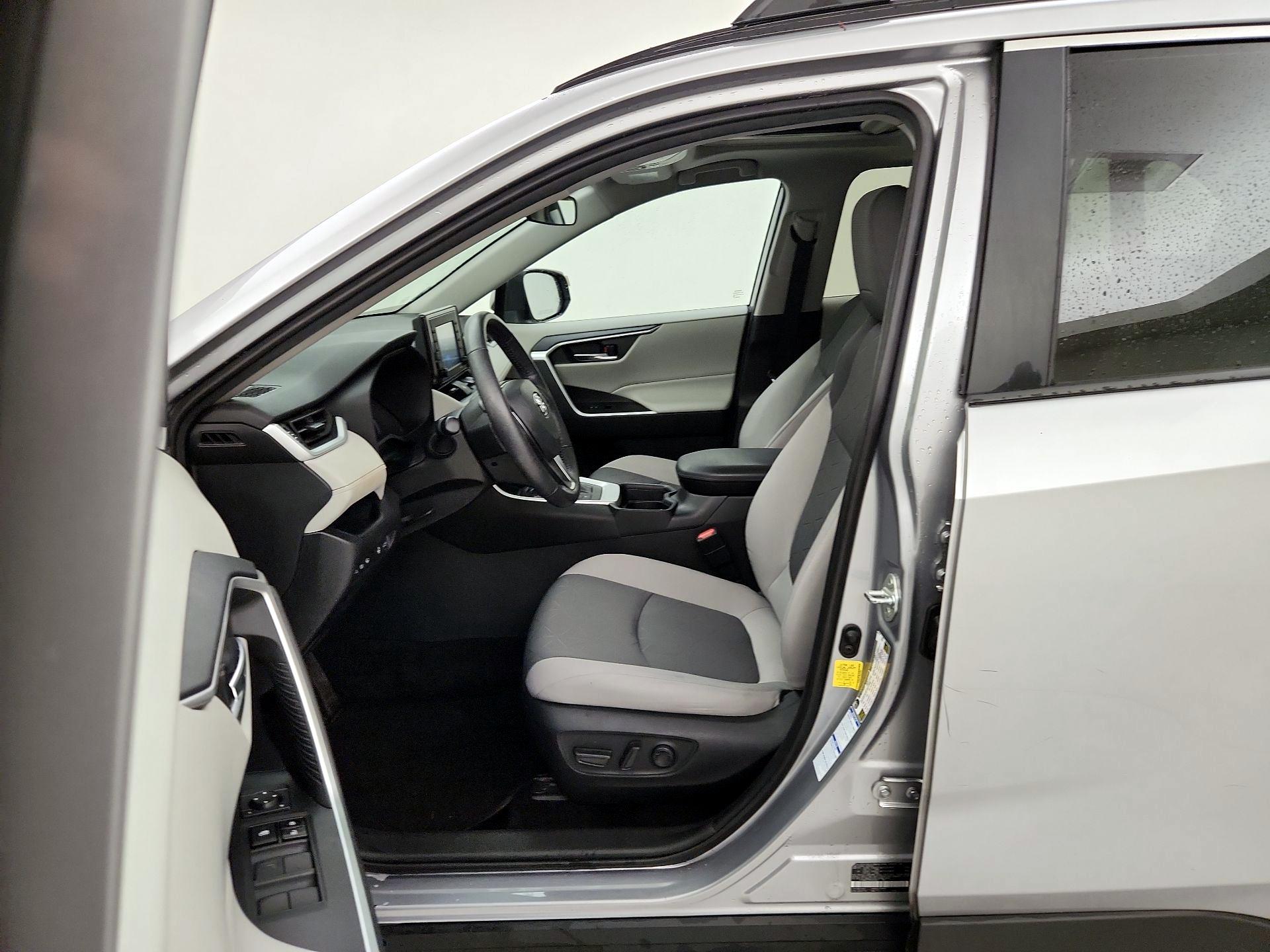 Thumbnail: 2021 Toyota RAV4 - 11