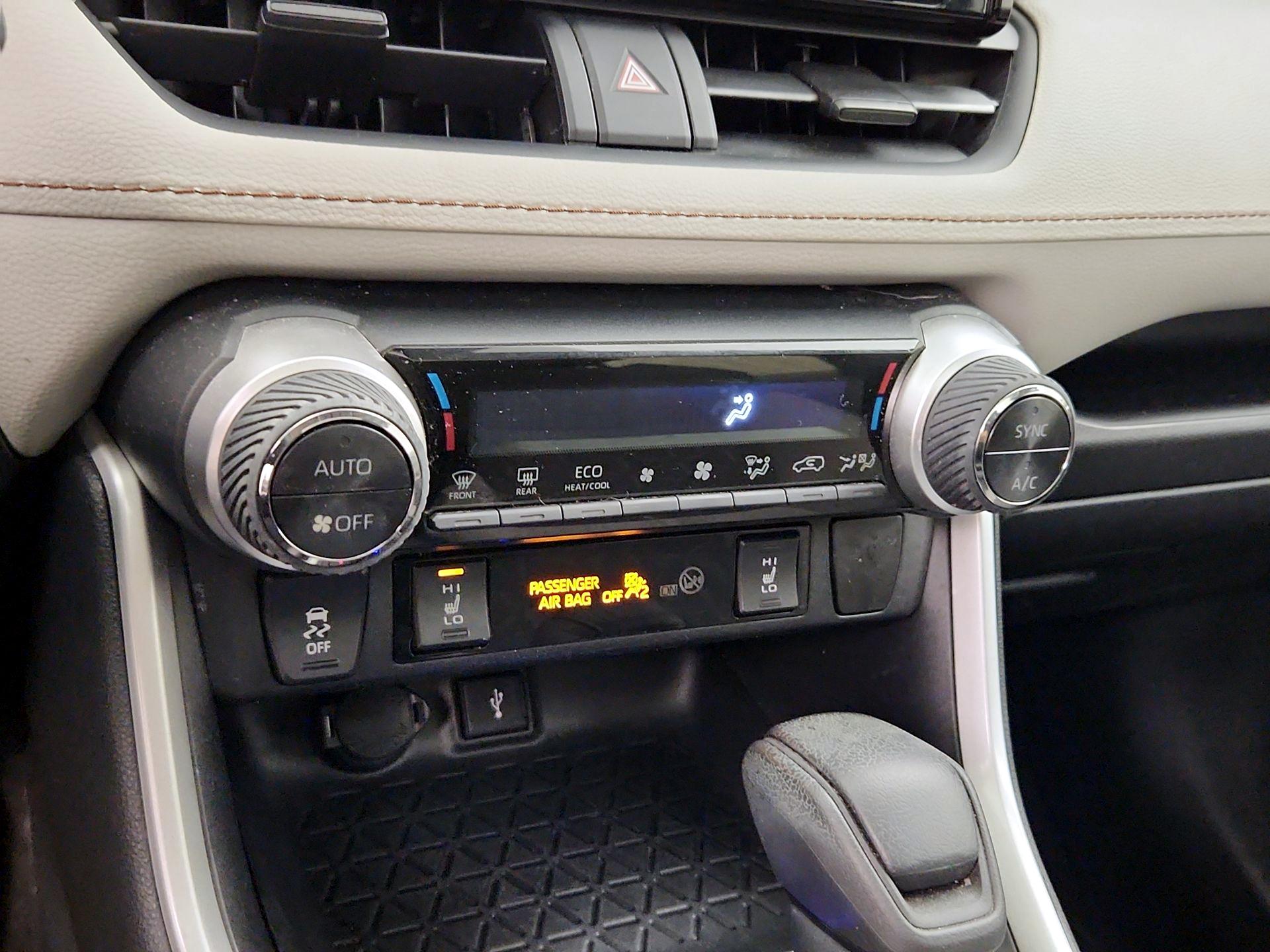 Thumbnail: 2021 Toyota RAV4 - 16