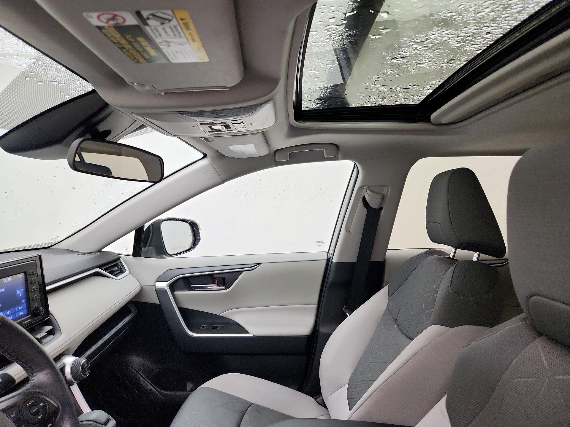 Thumbnail: 2021 Toyota RAV4 - 19