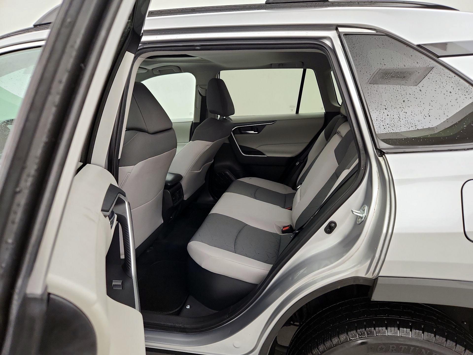 Thumbnail: 2021 Toyota RAV4 - 20