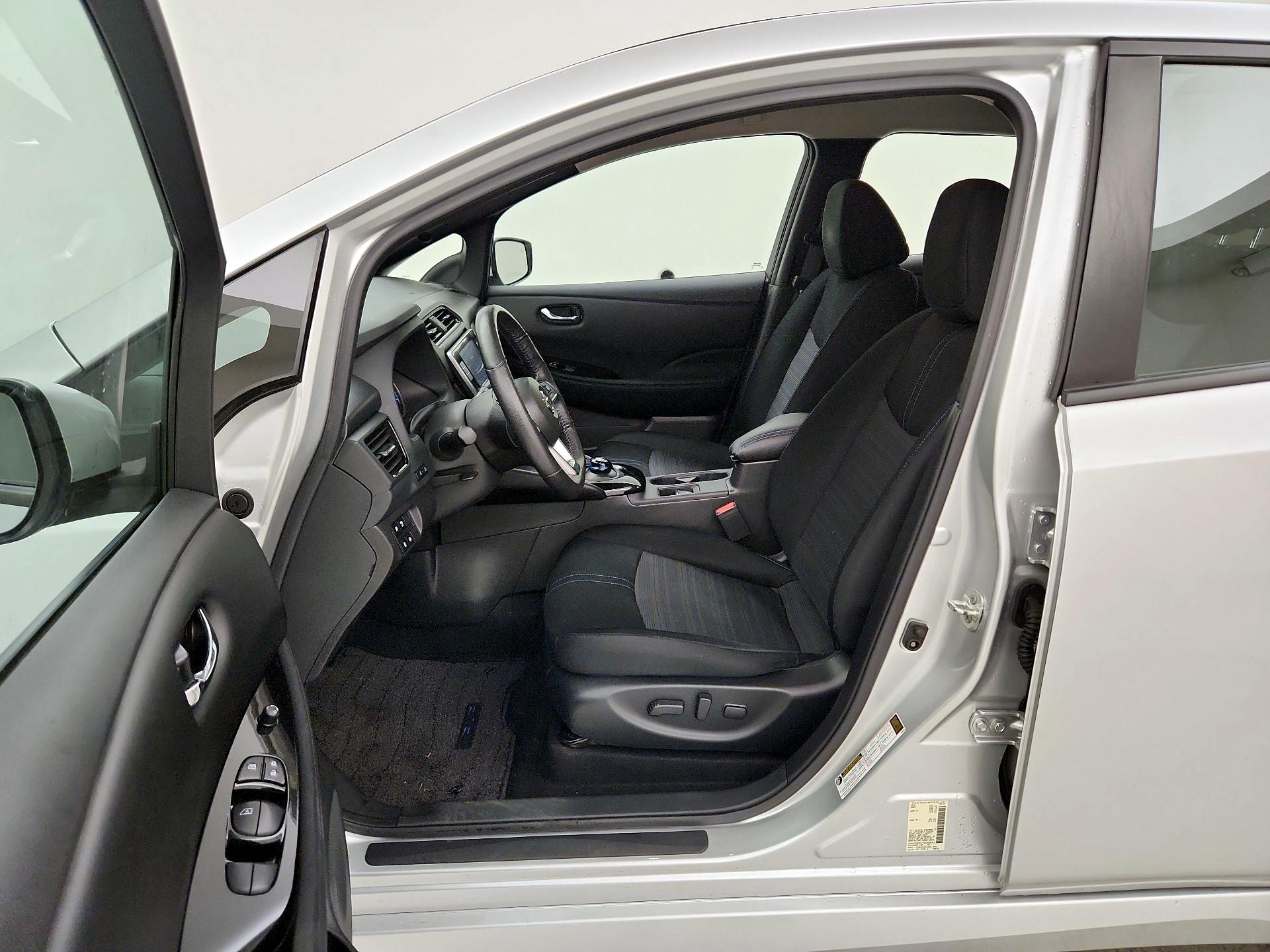 Thumbnail: 2020 Nissan Leaf - 11