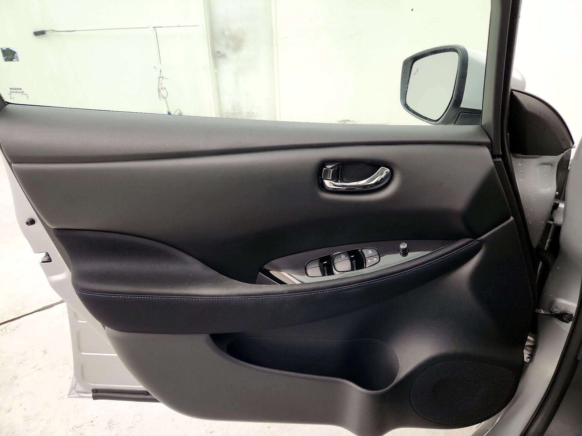 Thumbnail: 2020 Nissan Leaf - 12