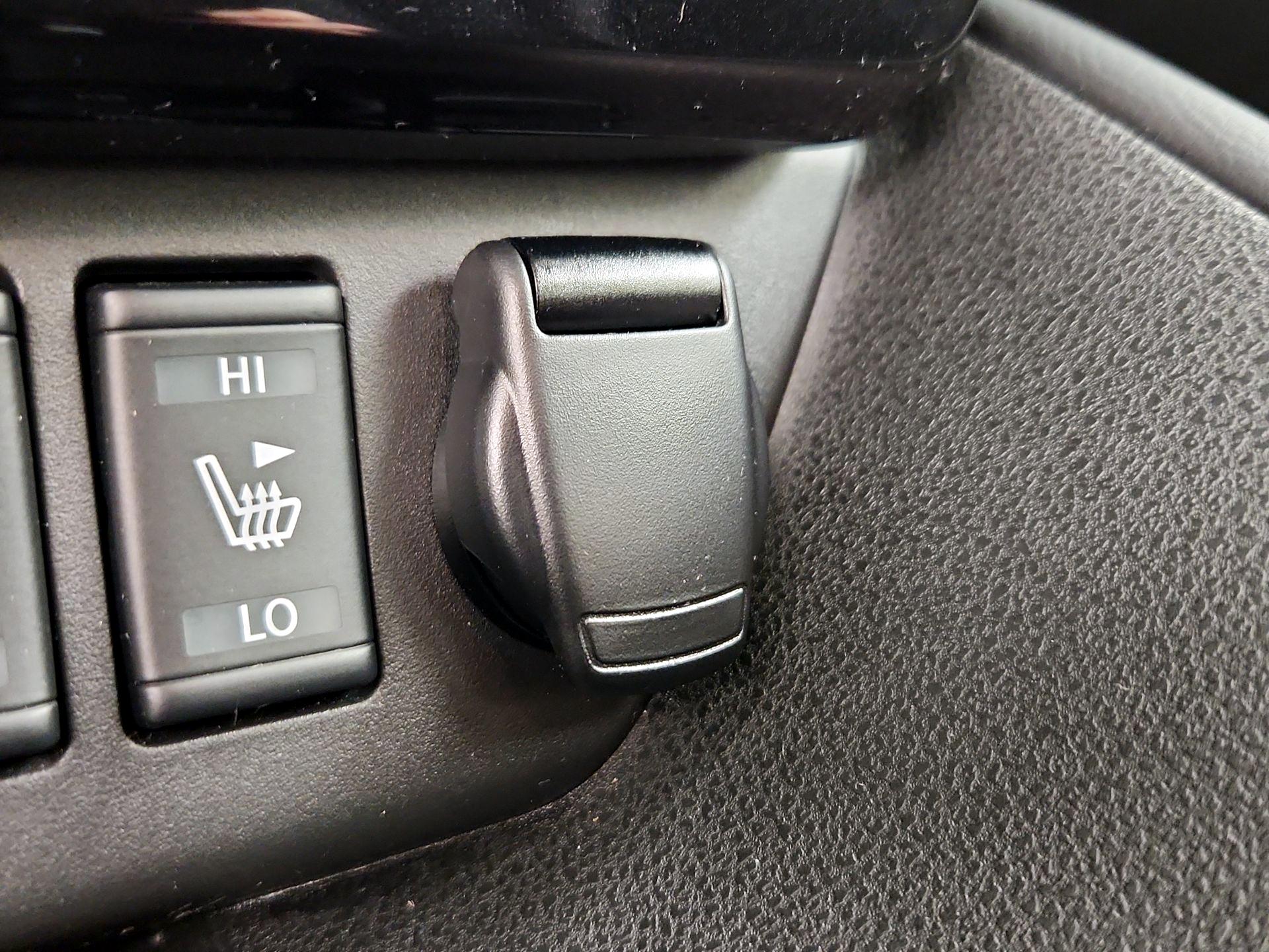 Thumbnail: 2020 Nissan Leaf - 18