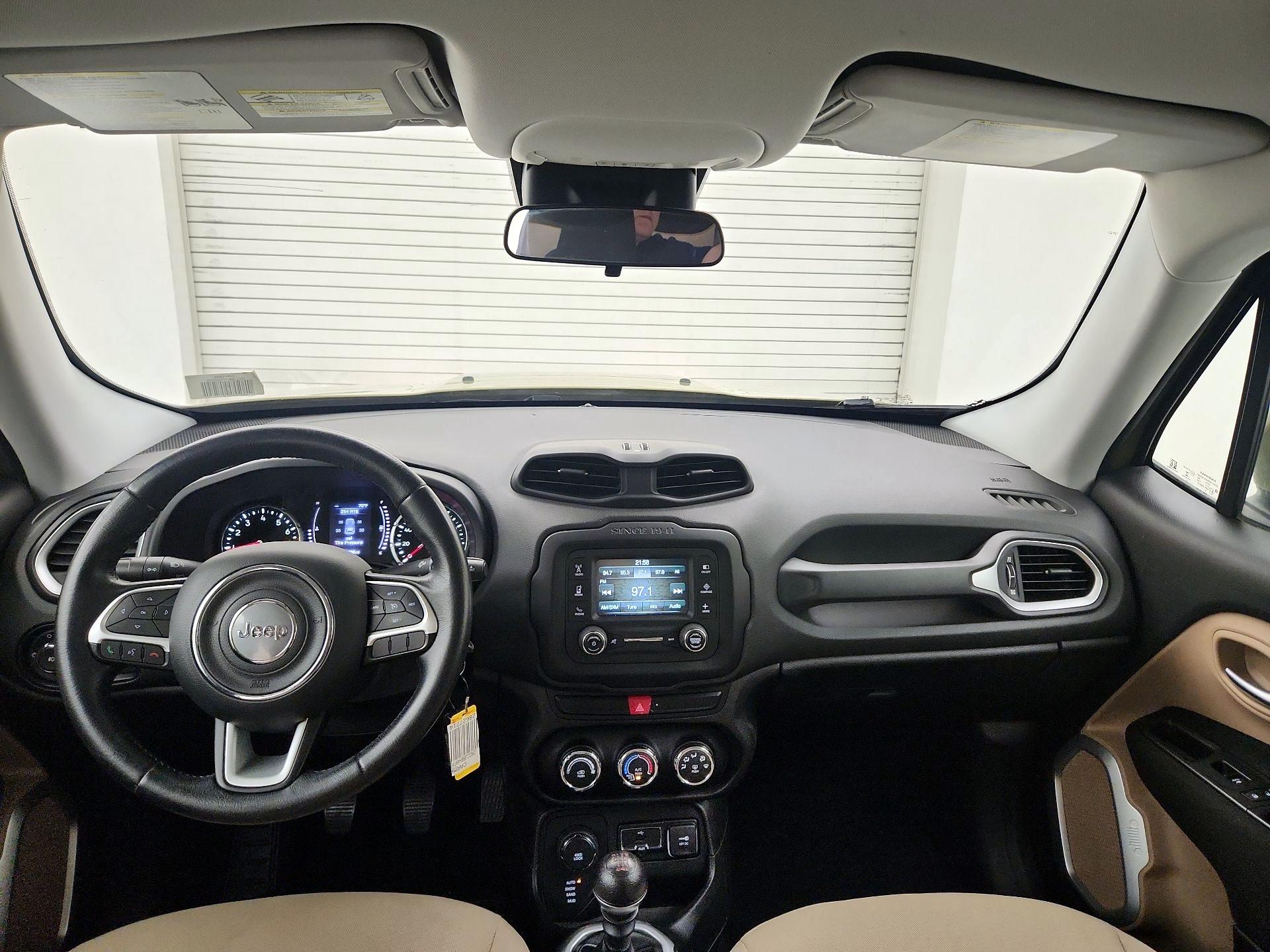 Thumbnail: 2015 Jeep Renegade - 9