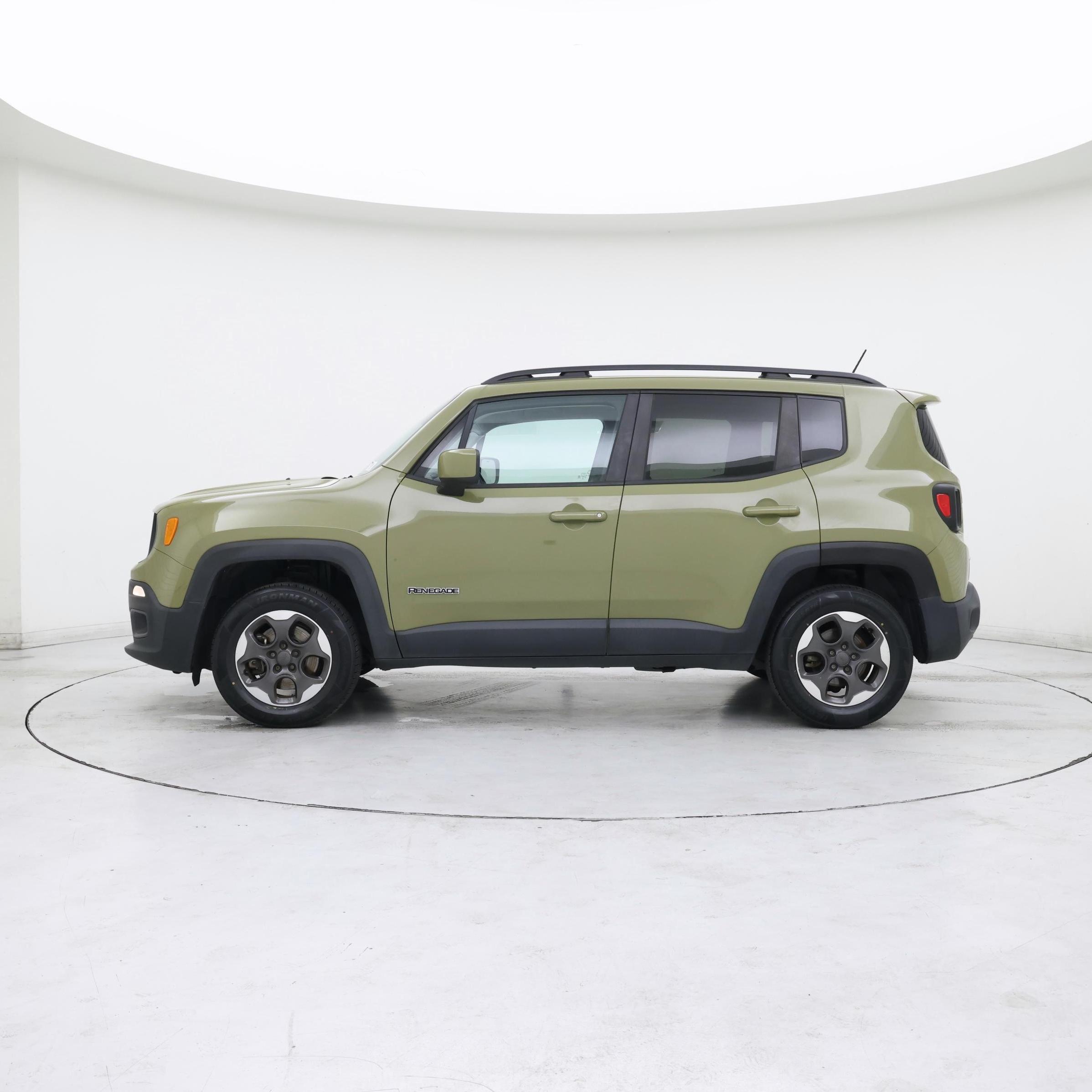 Thumbnail: 2015 Jeep Renegade - 3