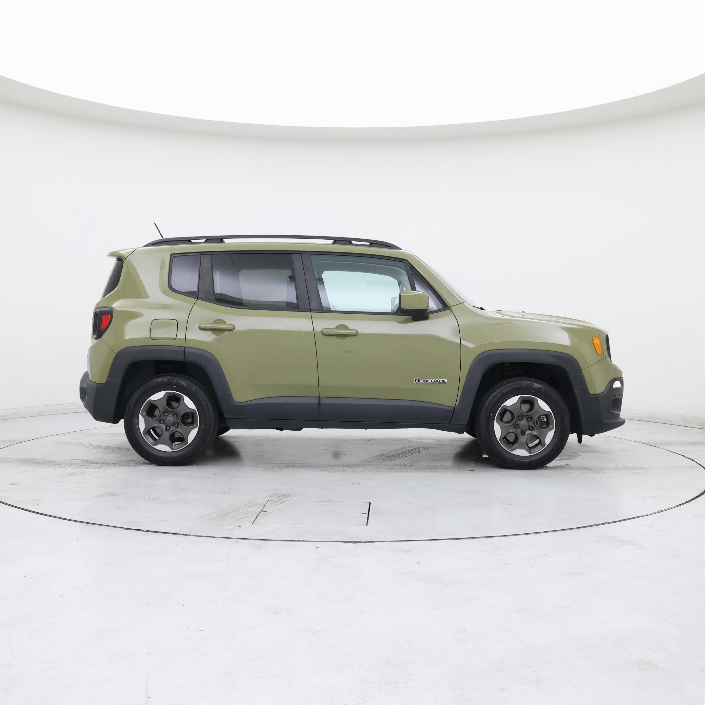 Thumbnail: 2015 Jeep Renegade - 7