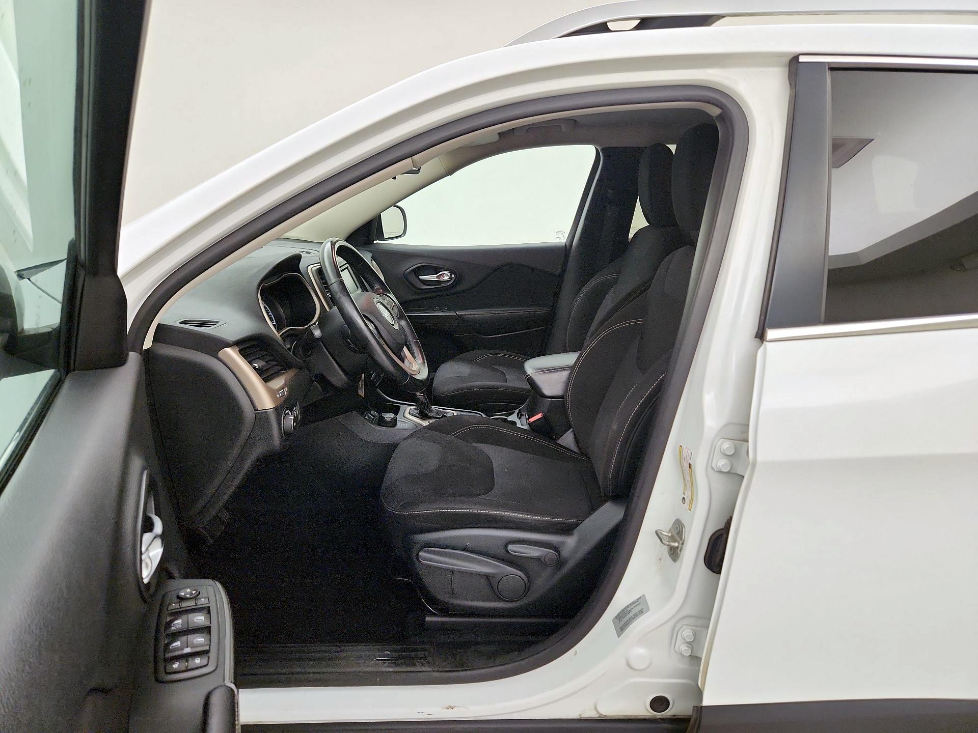 Thumbnail: 2015 Jeep Cherokee - 11