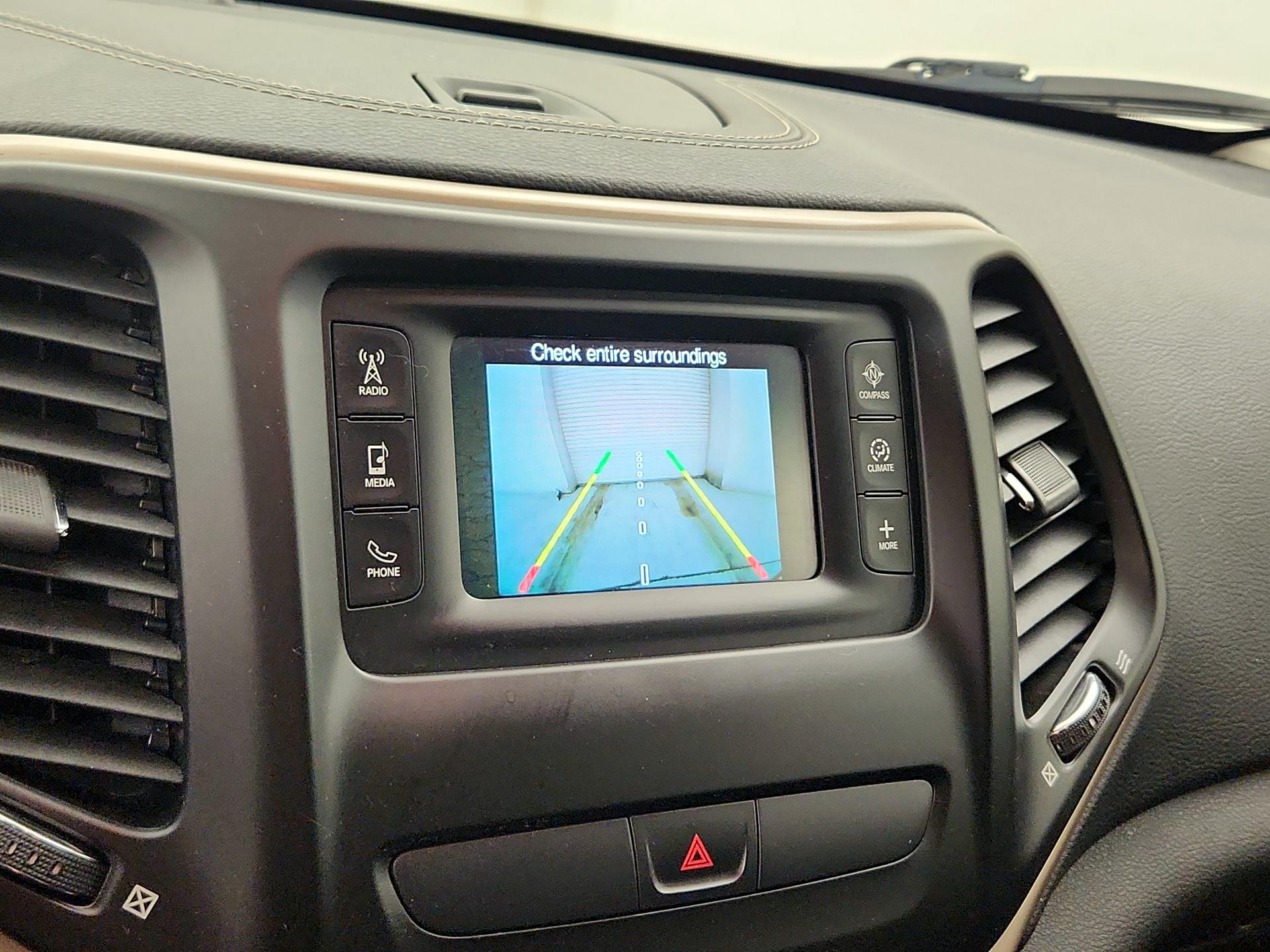 Thumbnail: 2015 Jeep Cherokee - 14
