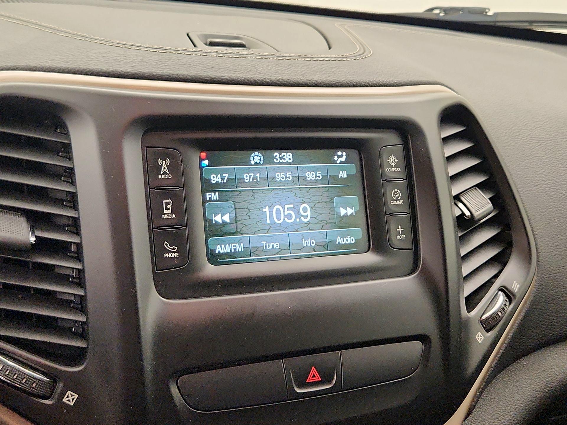 Thumbnail: 2015 Jeep Cherokee - 15