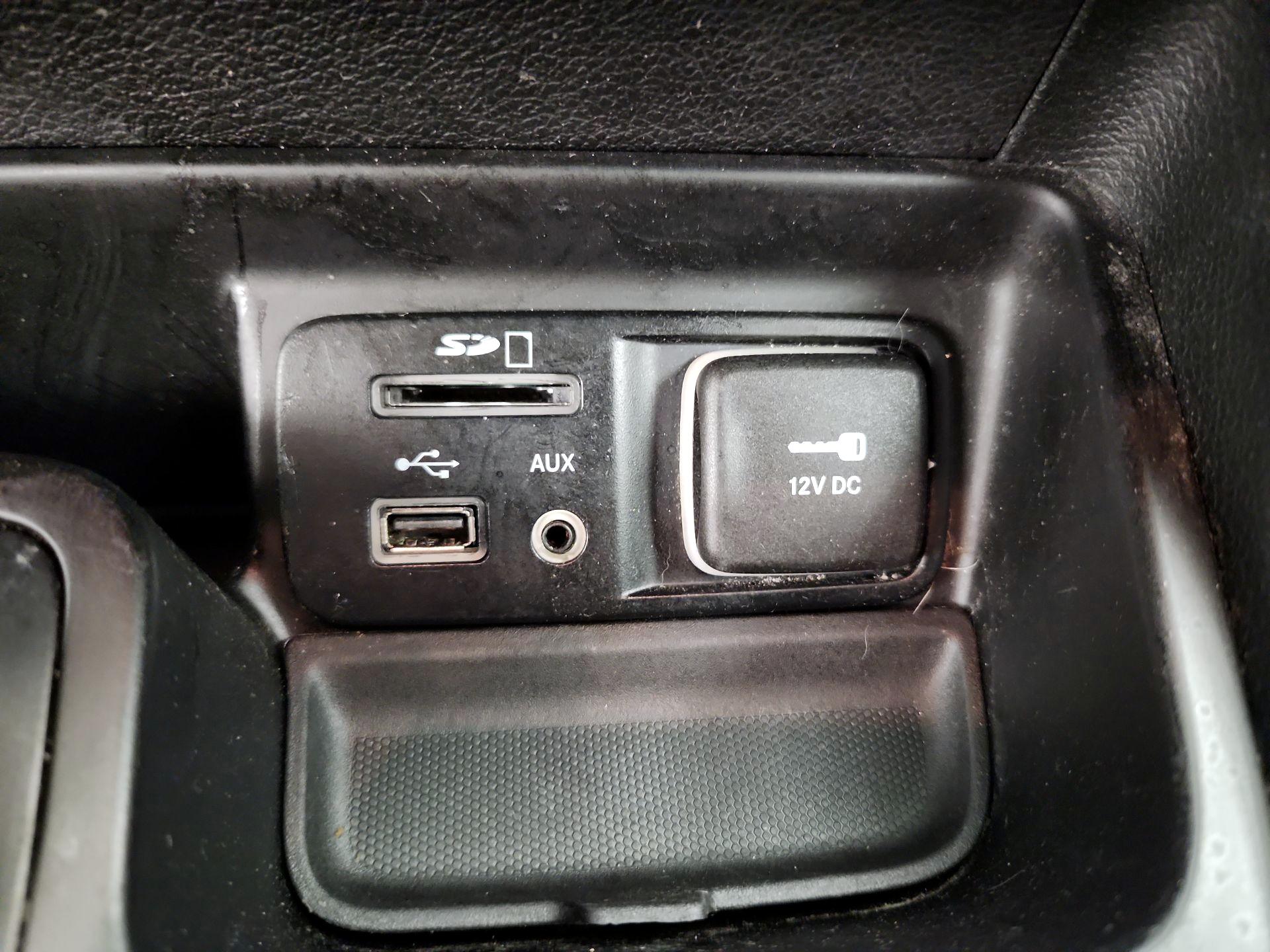 Thumbnail: 2015 Jeep Cherokee - 18