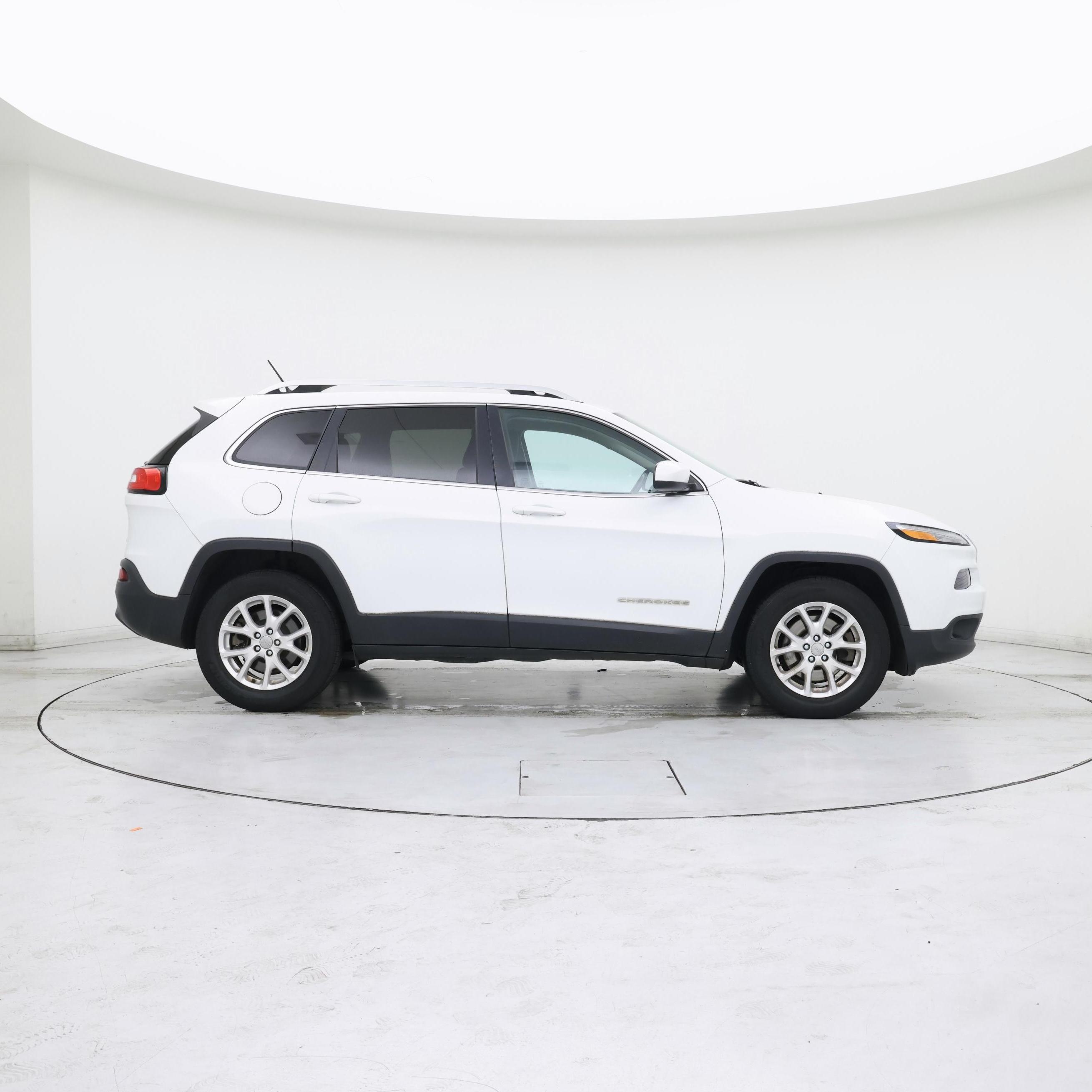 Thumbnail: 2015 Jeep Cherokee - 7