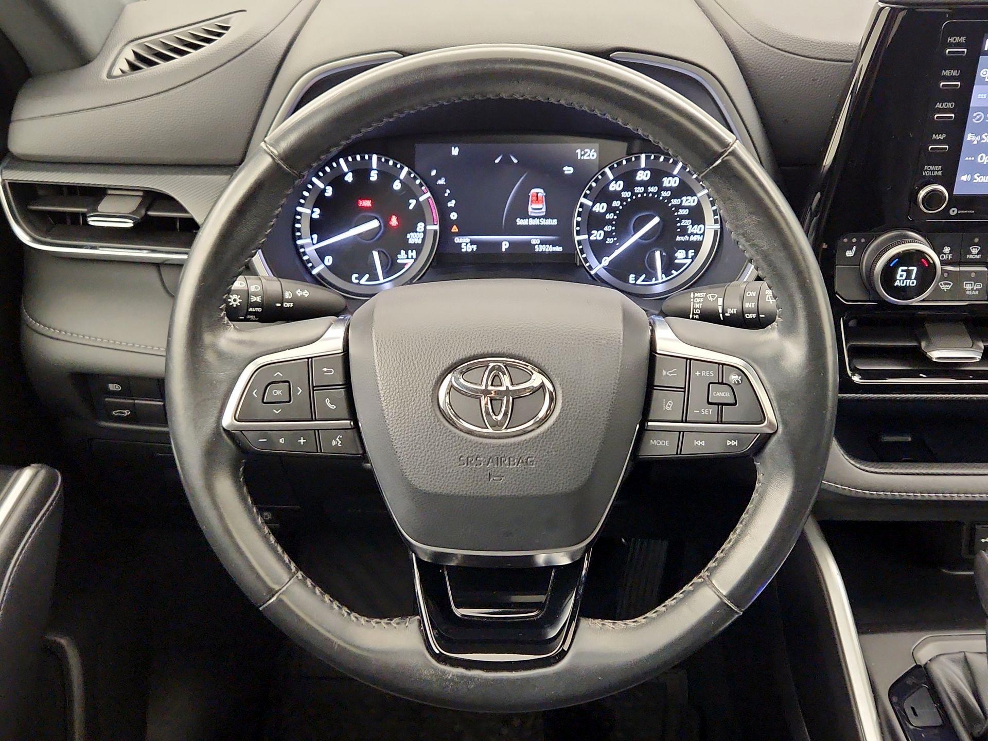 Thumbnail: 2021 Toyota Highlander - 10