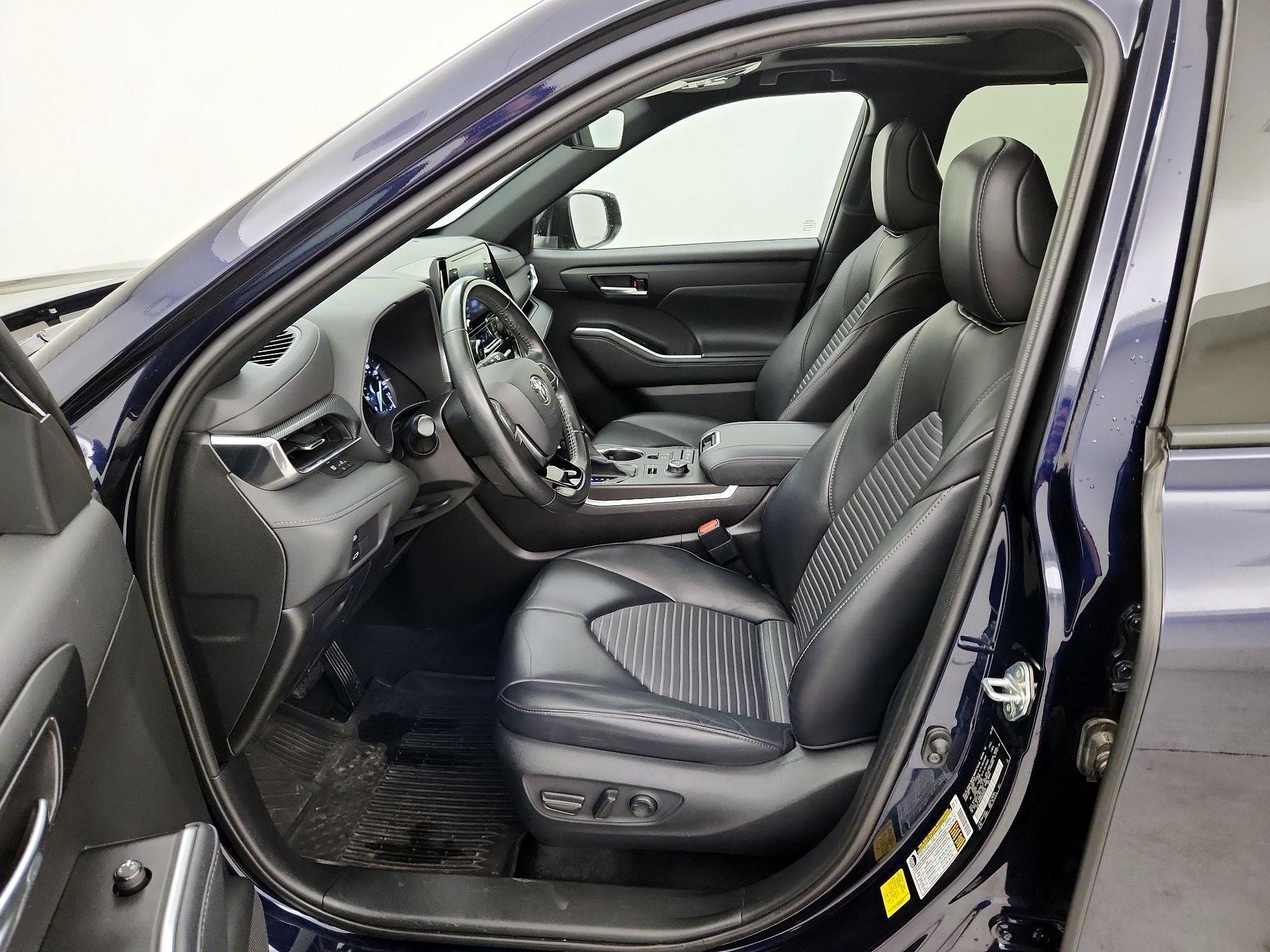 Thumbnail: 2021 Toyota Highlander - 11