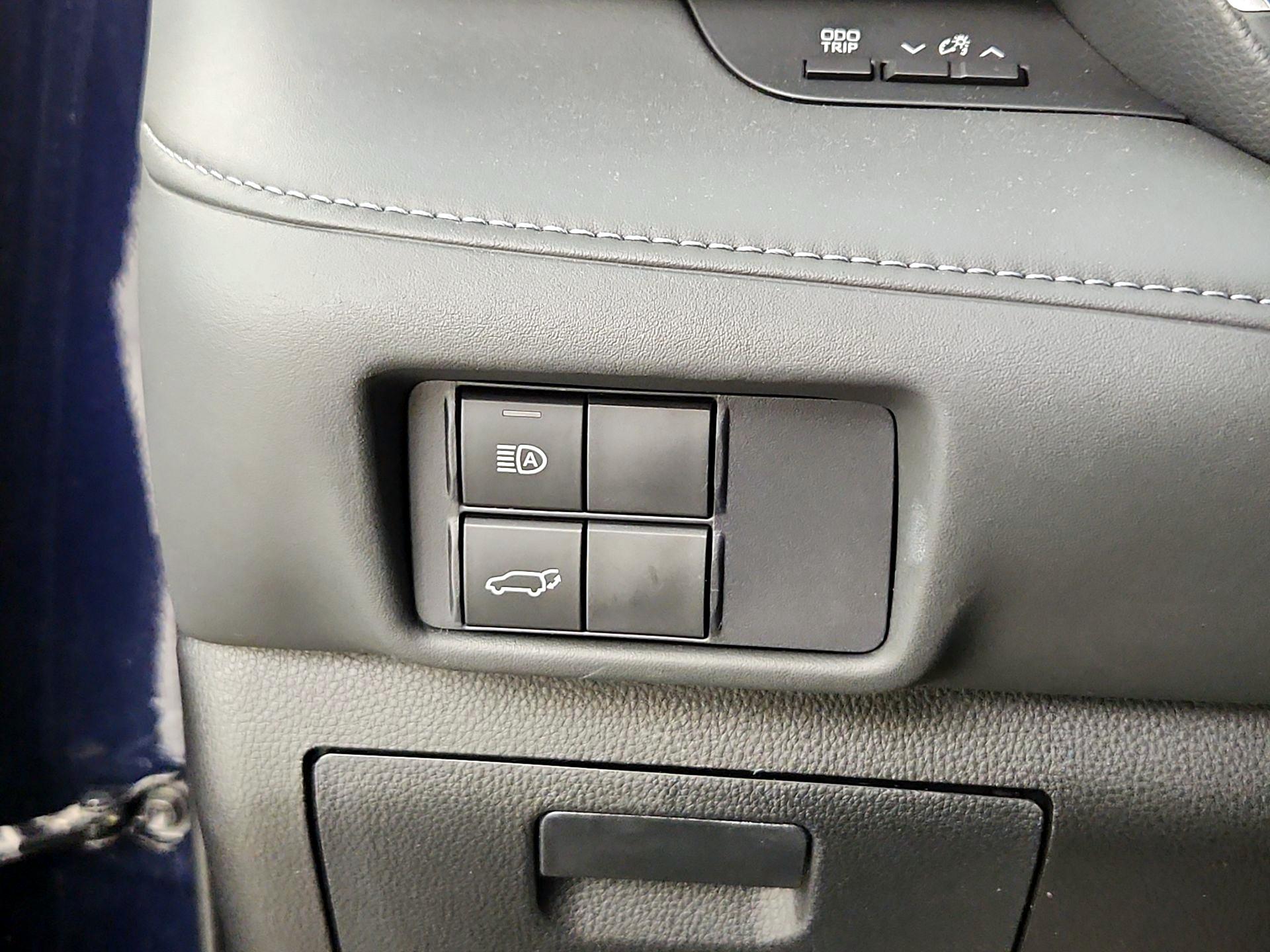 Thumbnail: 2021 Toyota Highlander - 13